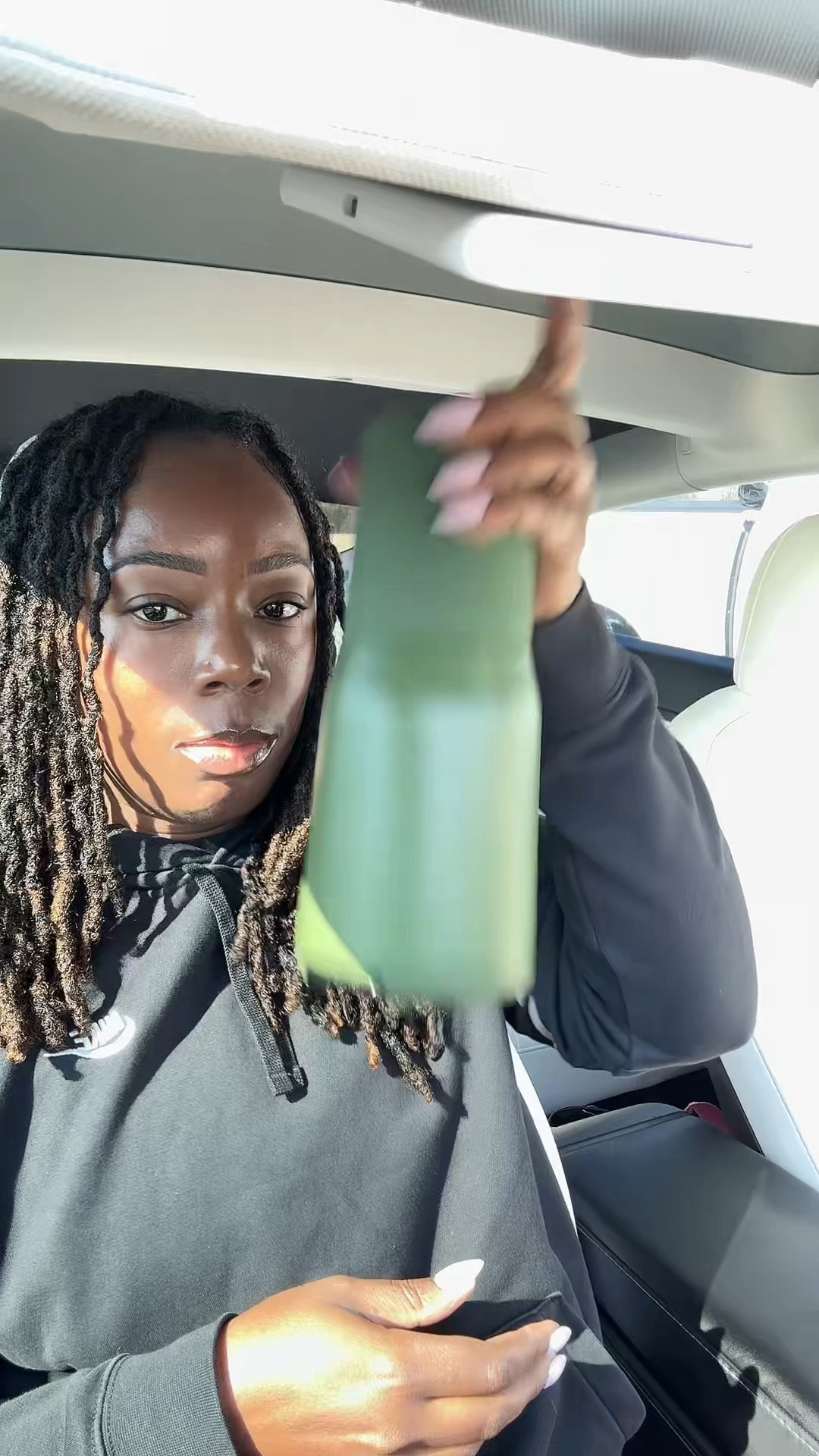 Leakproof insulated travel tumbler with 35oz capacity, built-in silicone sleeve, and MagFlip lid. Keeps drinks hot or cold for hours and fits most cup holders—perfect for coffee, iced drinks, travel, and everyday use.

#tiktokshopcreator #traveltumbler #insulatedtumbler #leakprooftumbler #coffeetumbler #icedcoffee #drinkware #cupholderfriendly #everydayessentials #hydration #tiktokshopfinds

#LTKHome #LTKTravel #LTKmomlife