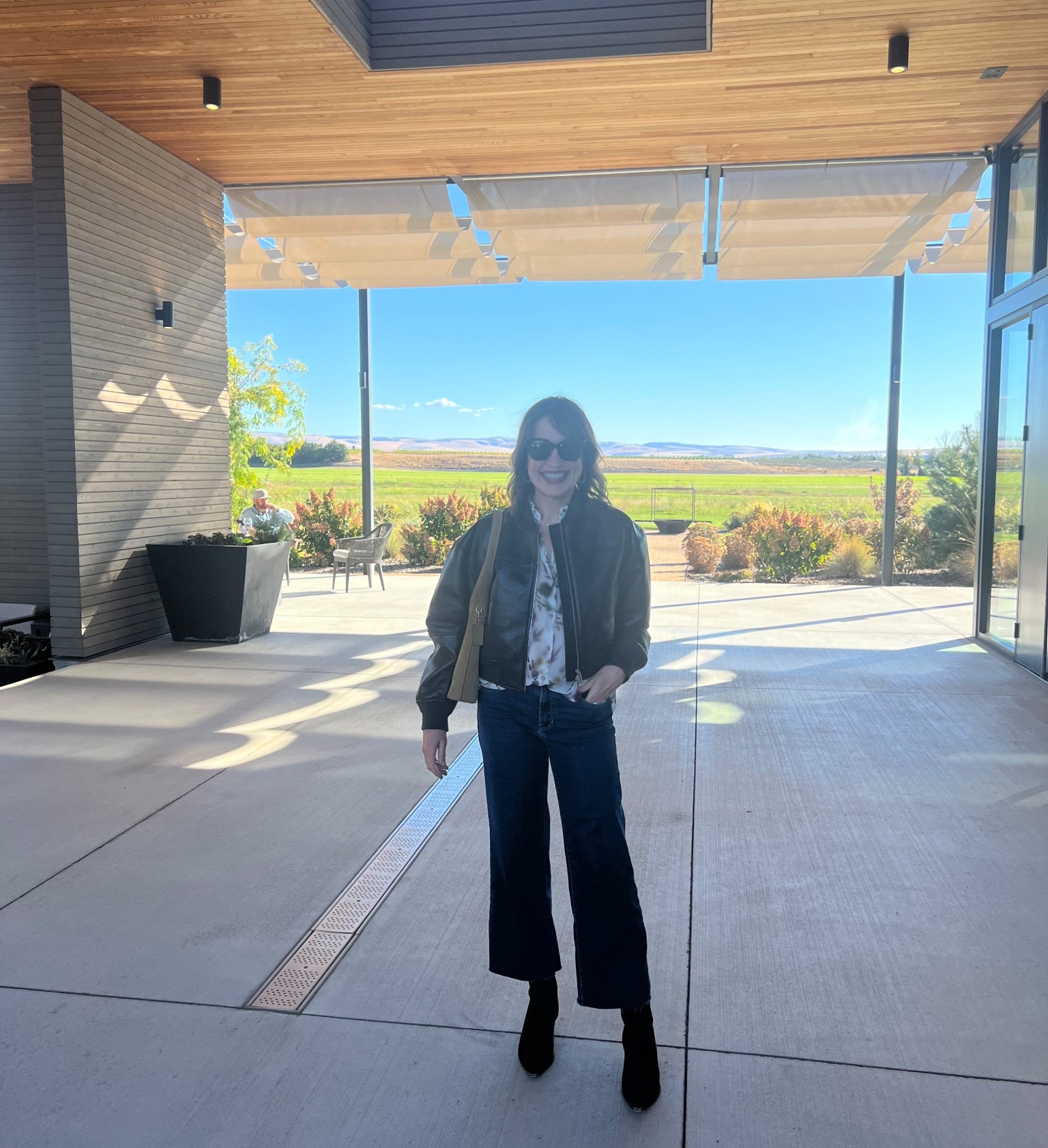 Walla Walla wine tasting outfit! 

Aritzia bomber, Zara, Zara blouse, Dolce Vita booties


#LTKOver40 #LTKTravel #LTKStyleTip