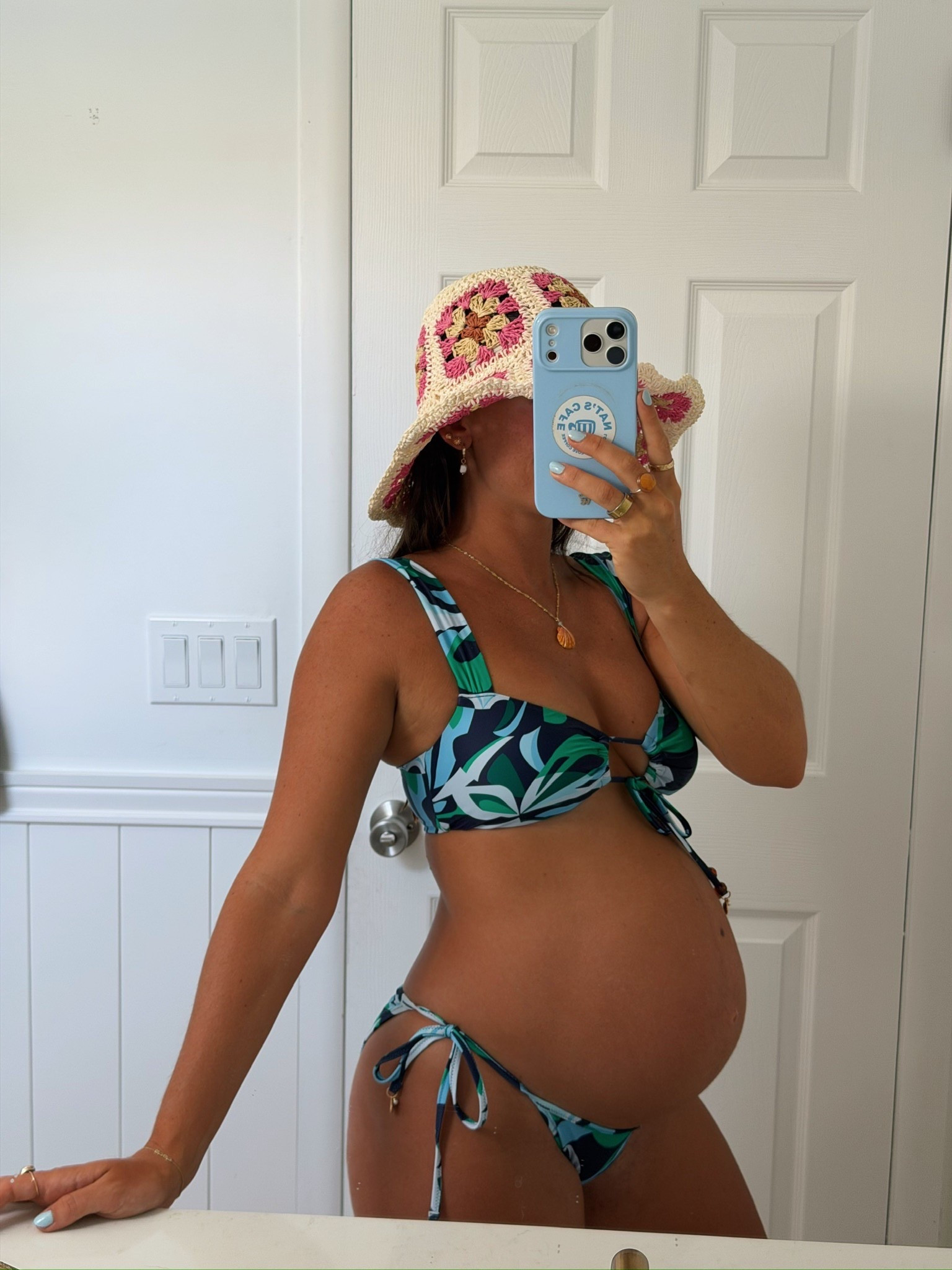 bikini and hat are both from @Aerie 

#LTKBump #LTKSwim #LTKootd