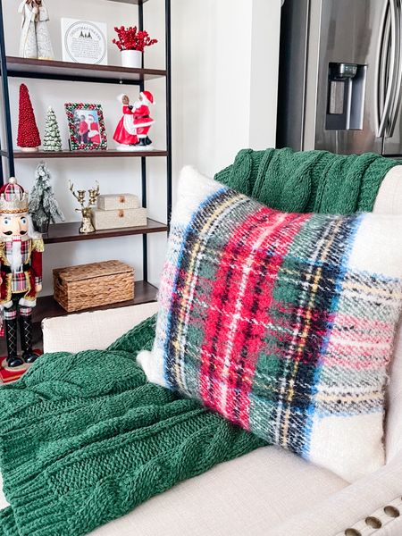 My cozy knit throw blanket is on sale today for 30% off with Target circle!! It’s so soft! It also comes in red!! 

#LTKhome #LTKHoliday #LTKsalealert