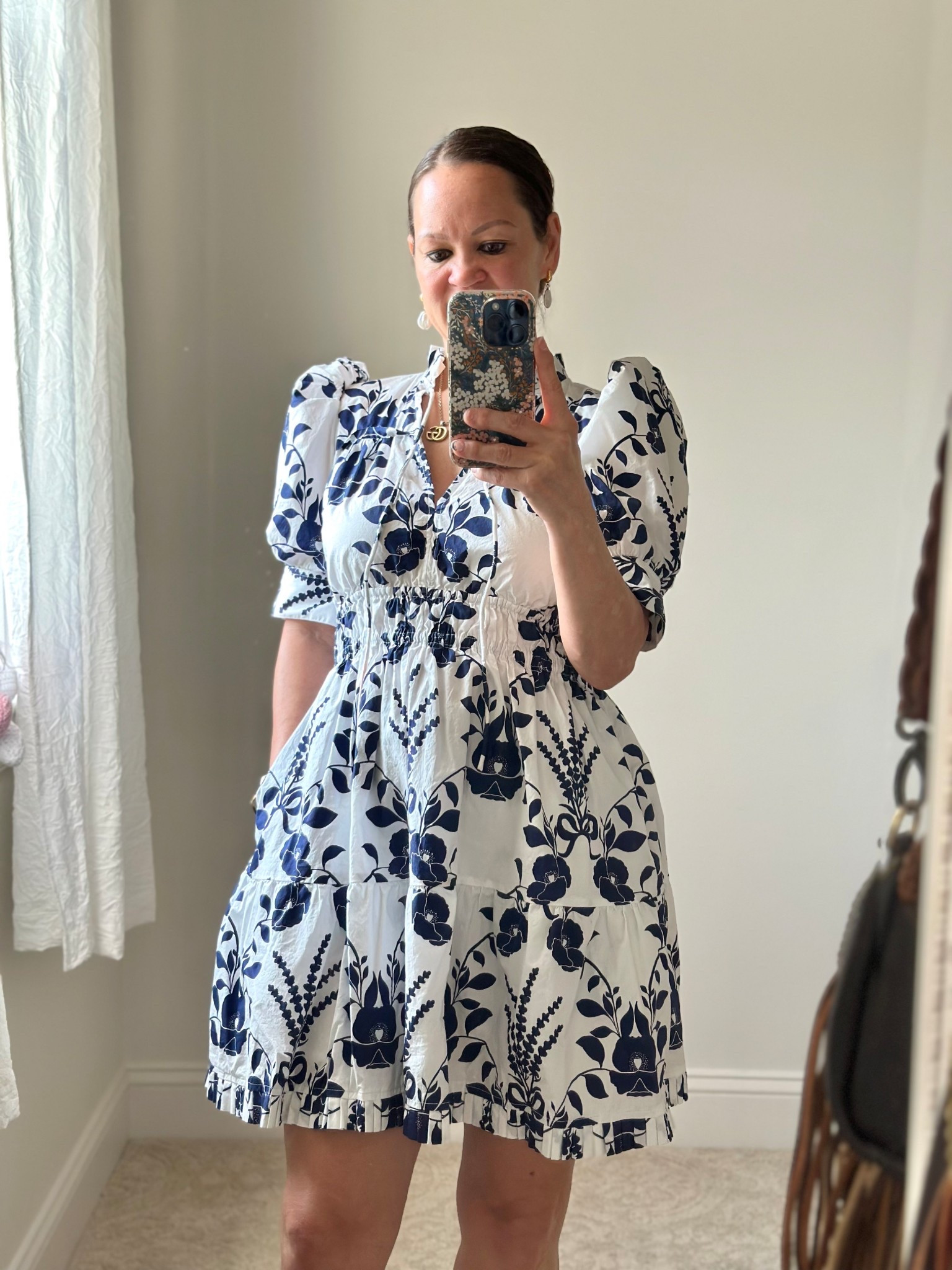 When the dress has pockets and puff sleeves, you know it’s a keeper 💙 This easy-breezy floral number is perfect for brunch, errands, or just feeling fabulous around the house.

#LTKFinds #LTKSpring #WeekendStyle #FloralDress #OOTD #SpringStyle #PuffSleeves #EffortlessStyle #MomStyle 

#LTKWorkwear #LTKPetite #LTKTravel