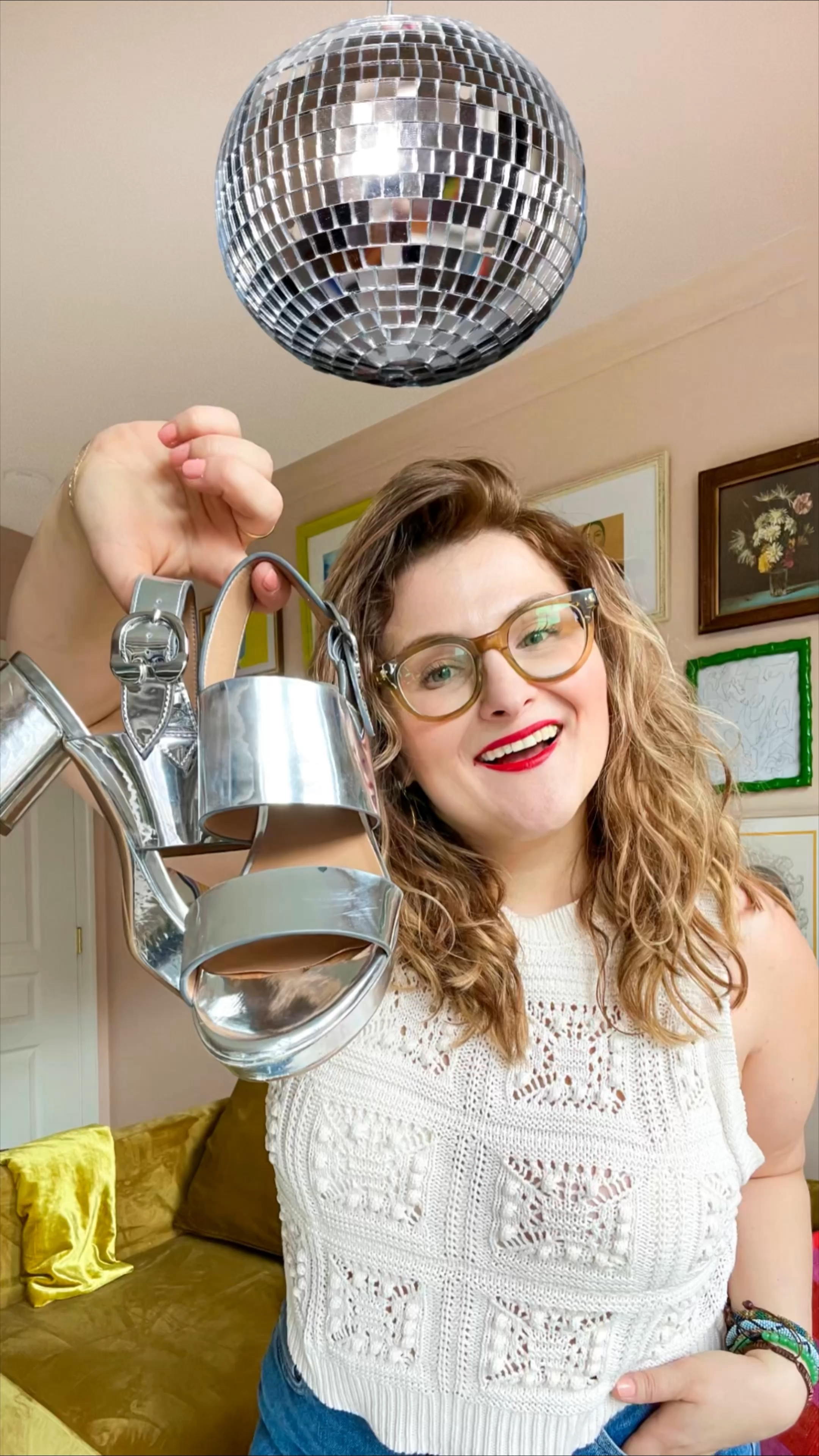 These sandals are MAGIC! I walked 20 city blocks in them the other day and my feet felt like ☁️ Clouds ☁️


Music: 잊고 살았던 것들
Musician: Summer Soul

#LTKunder100 #LTKcurves #LTKshoecrush