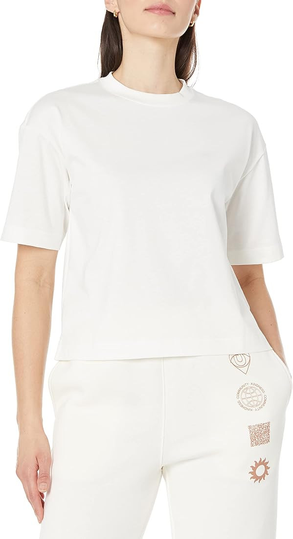 Amazon Essentials Women's Drop Shoulder Relaxed Boxy Short-Sleeve T-Shirt (Available in Plus Size... | Amazon (US)