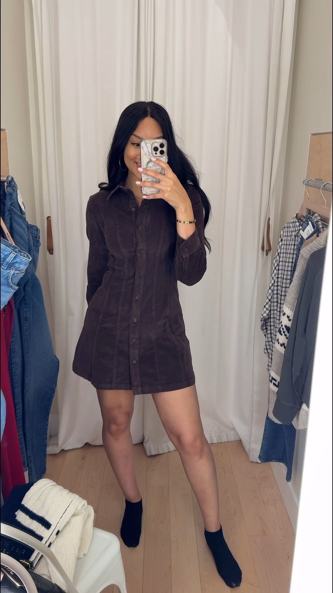 Cutest corduroy mini dress from Madewell 😍 wearing size 00 this would be so cute with leggings boots 🤩 very good stretch in 5’7 for reference!

Madewell, corduroy dress, mini dress, shirt dress, casual, sustainable 