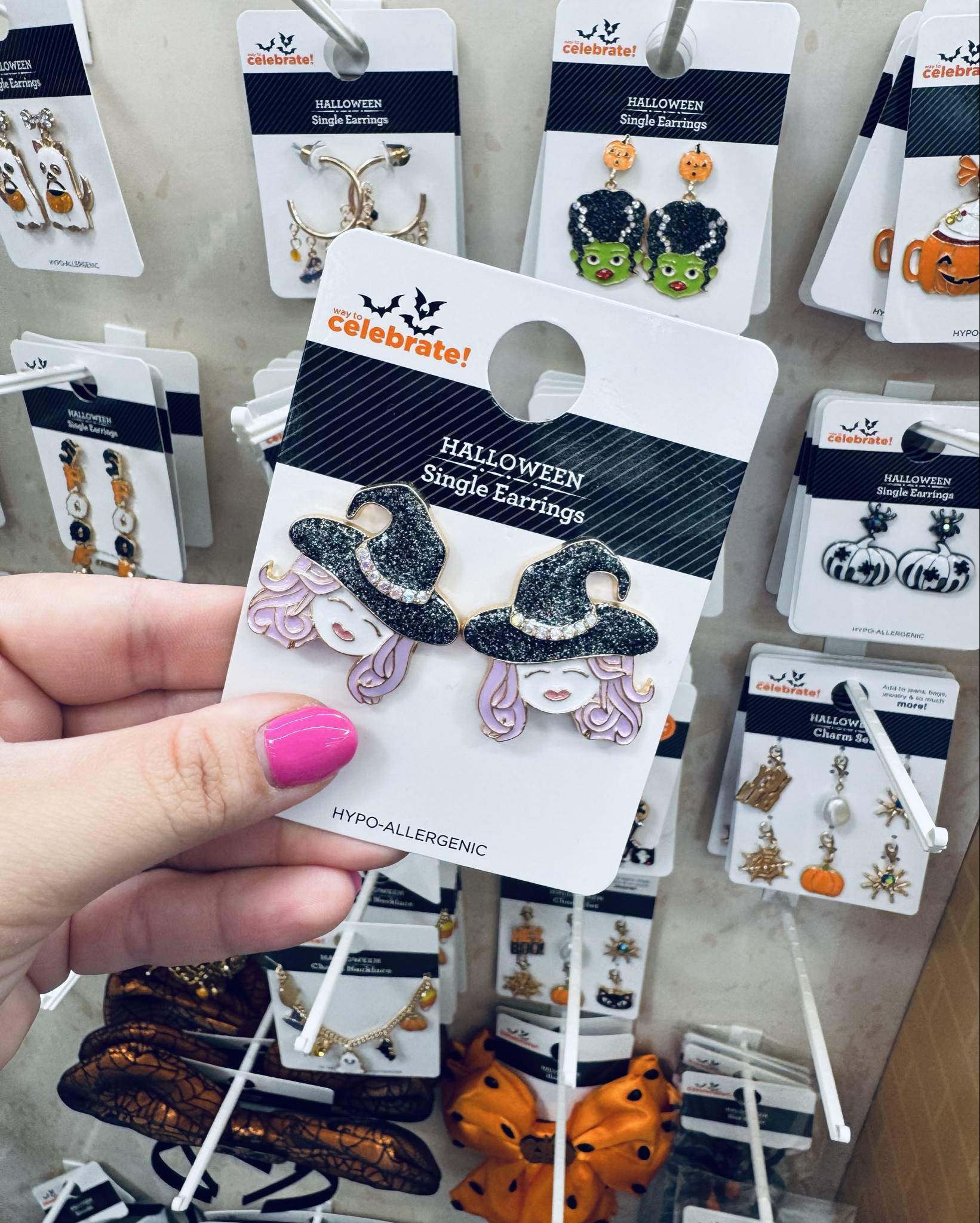 HALLOWEEN cuteness for such a good price! Grab you a couple pairs to wear during spooky season! 👻🧡 