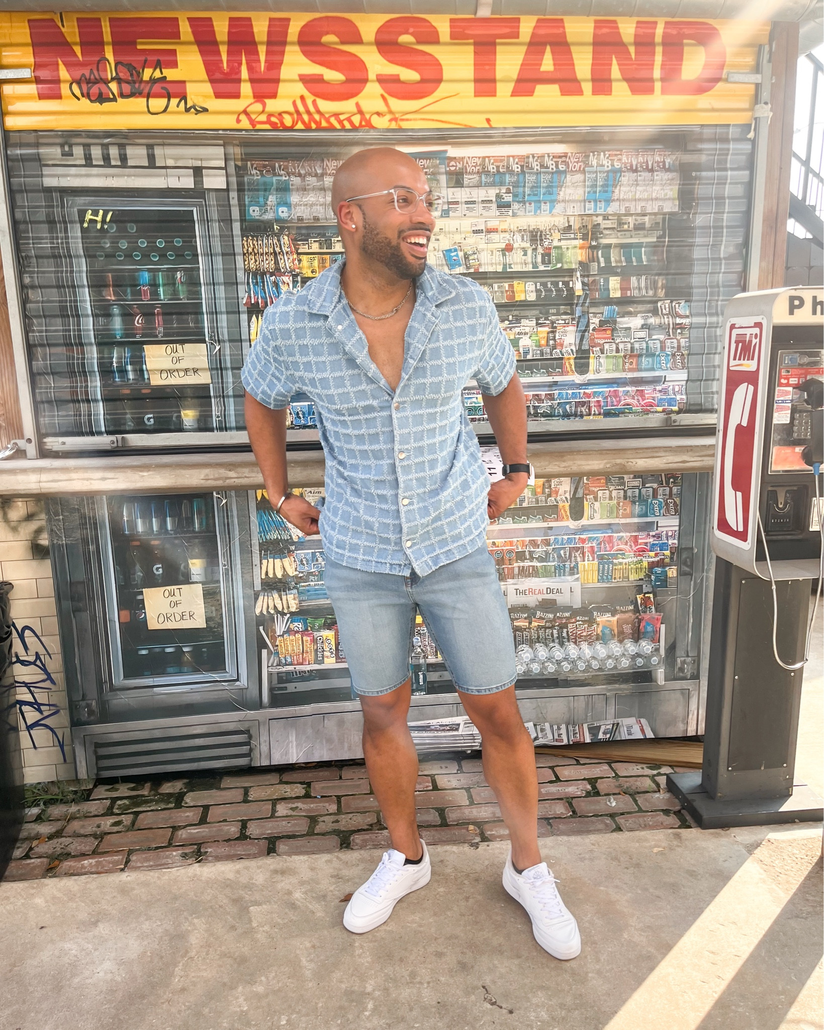 Urban Cool Meets Retro Charm
Serving summer street style in a matching patterned set   lightweight, laid-back, and effortlessly fresh. Paired with classic white sneakers and vintage vibes from the newsstand backdrop, this look is all about confident, casual flair.
#MensFashion #StreetStyle #SummerOutfit #MatchingSet #PatternedShorts #RetroStyle #UrbanLook #MensStyleInspo #CasualMenswear #LTKMensFashion #HoustonStyle #FashionAtTheNewsstand

#LTKFindsUnder50 #LTKMens #LTKStyleTip