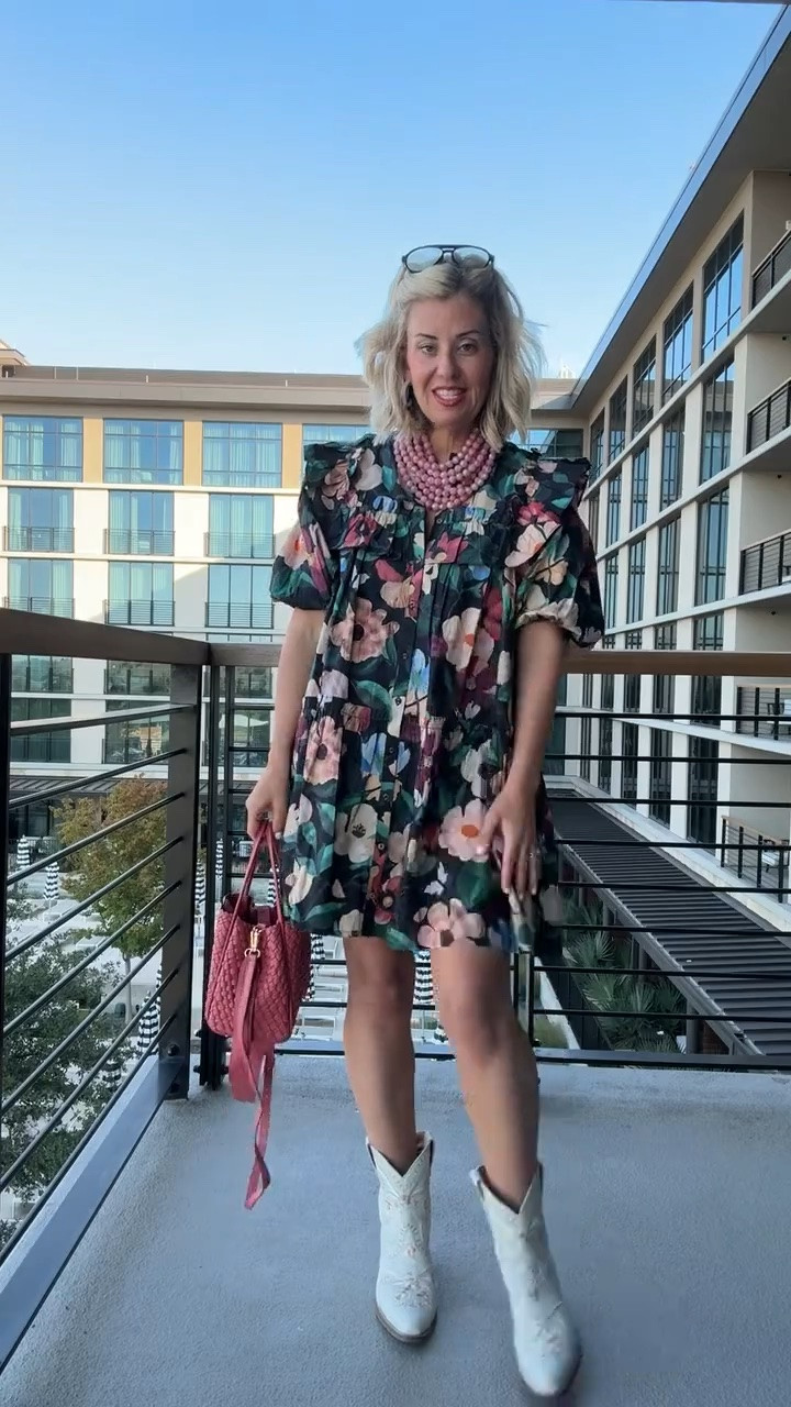 This is called Nashville comes to Texas! 
Dress - small (size up for length)
Boots- 8 tts 

Codes:
Cleobella - CBMIX15
Gigi New York - Catherine15

#LTKdayinmylife #LTKCon #LTKSeasonal