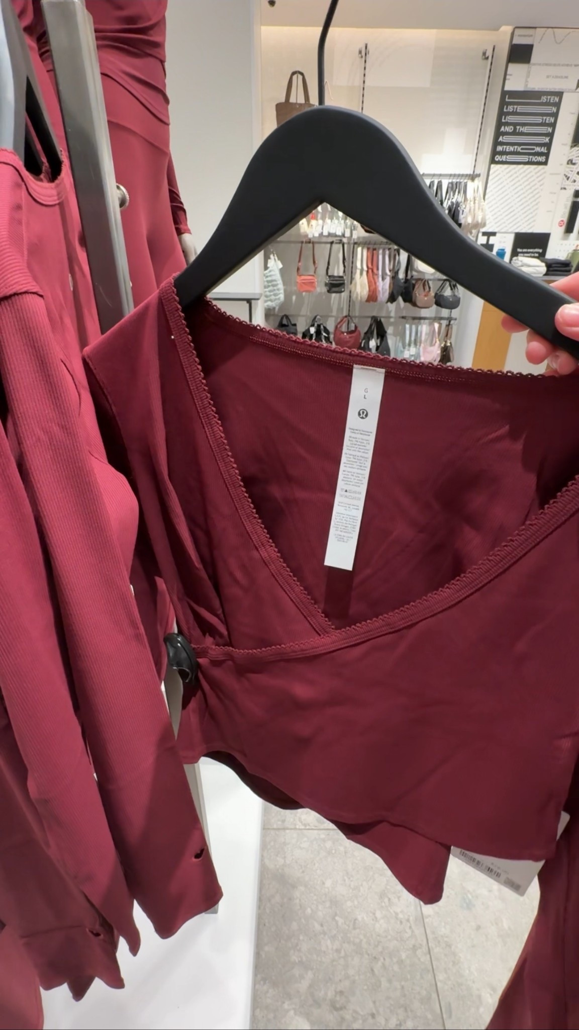 Burgundy bay top

#LTKValentine #LTKootd #LTKSeasonal