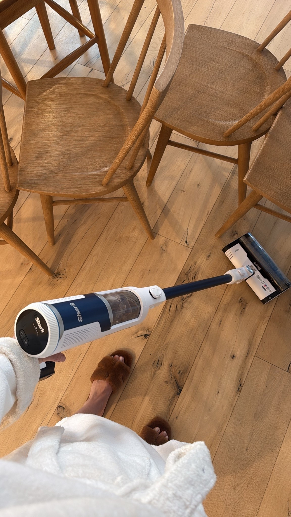 If you want to change your life, get this vacuum!! It’s lightweight, cordless, long battery life, amazing suction and great on multiple surfaces!! 👏🏻

Mom life
Cleaning 

#LTKHome #LTKmomlife