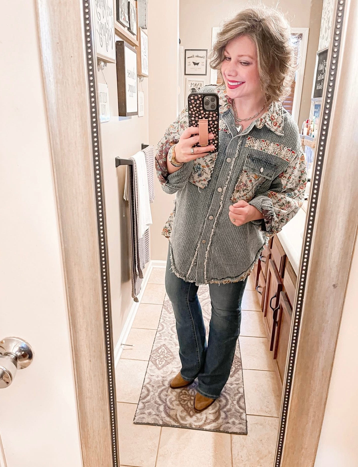 Casual country concert look.
•
•
I LOVE my Walli Cases! #mywallicase
Shop with the link below and use code ‘simplysweet’ to SAVE! ✨ 🛍️ 🔗 ⬇️ 
-
🔗 https://wallicases.com/?rstr=48227


#LTKootd #LTKPetite #LTKSeasonal