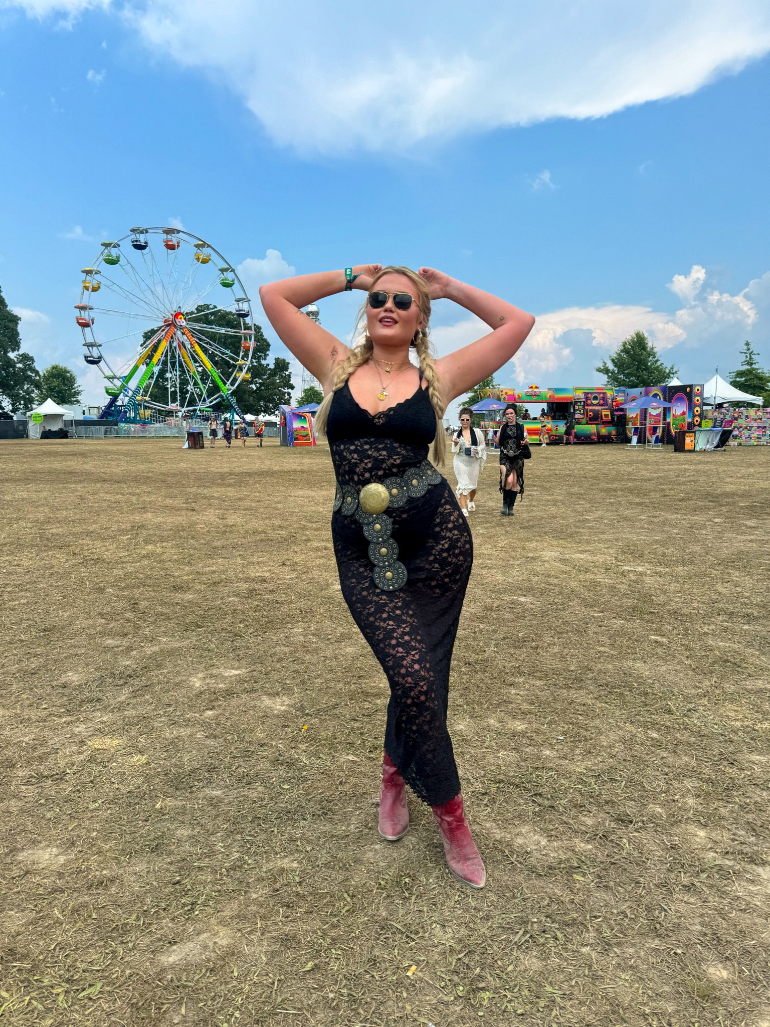bonnaroo babe 💋 #festival #festivalfashion #bonnaroo #festivalootd

#LTKParties #LTKMidsize #LTKStyleTip