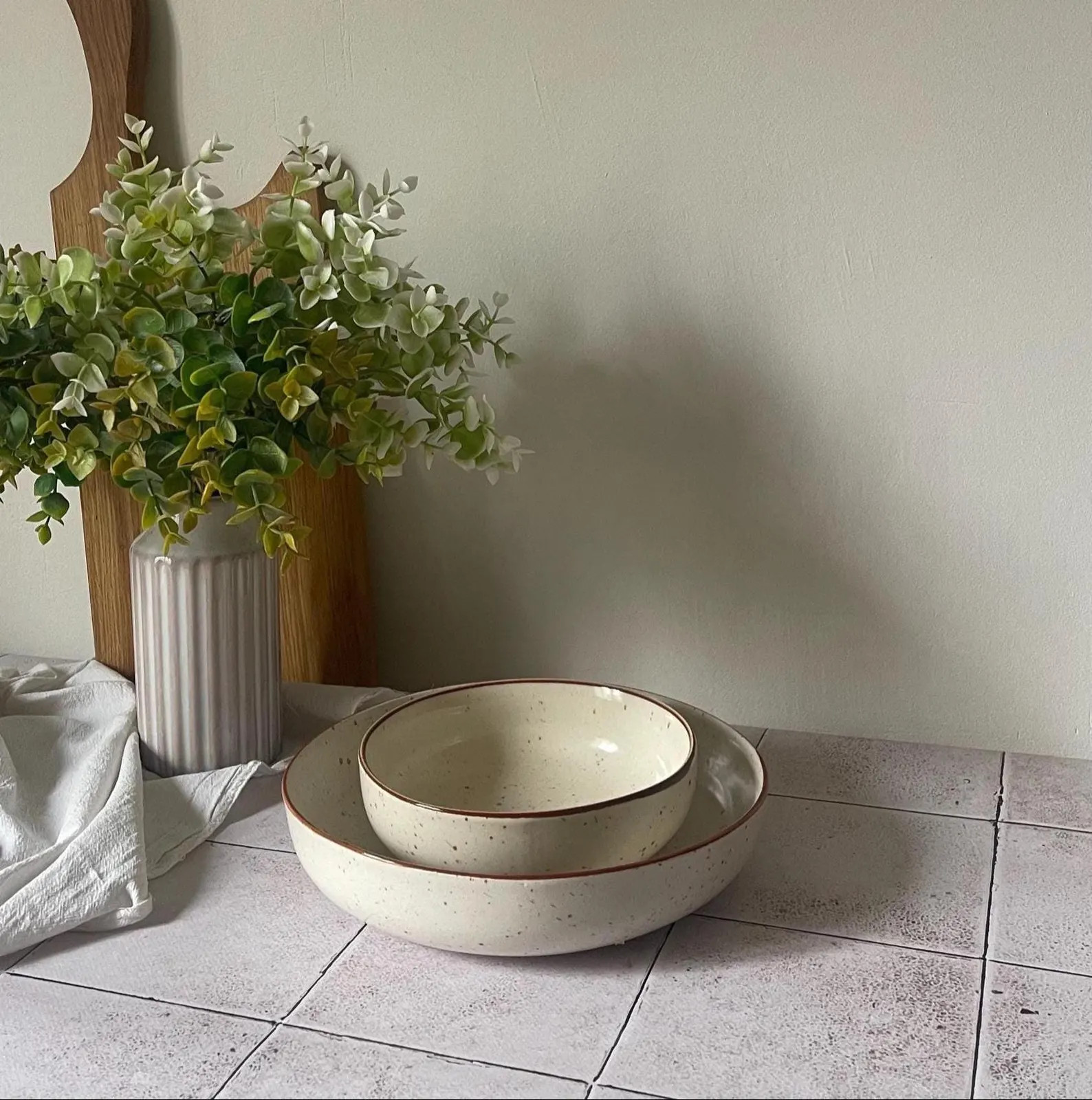 Large Handmade Stoneware Bowl –  Ceramic Serving Bowl – Rustic White with Brown Speckles – ... | Etsy (DACH)