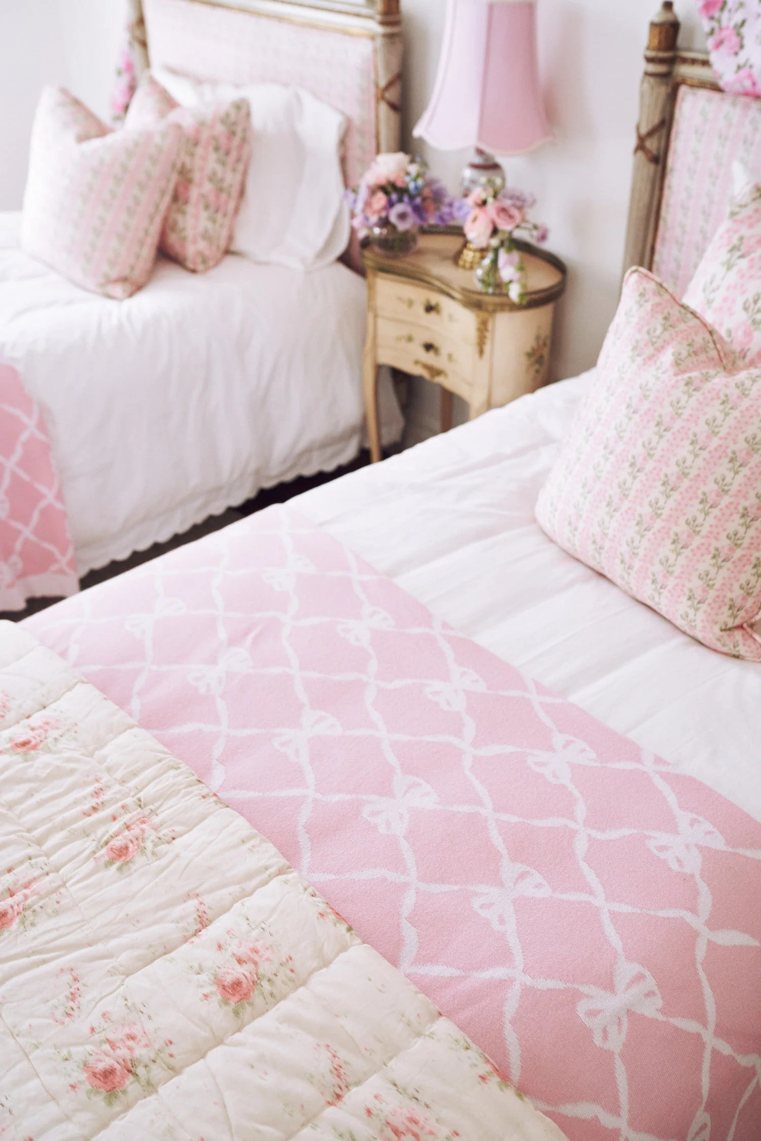Bow Throw Blanket | LOVESHACKFANCY