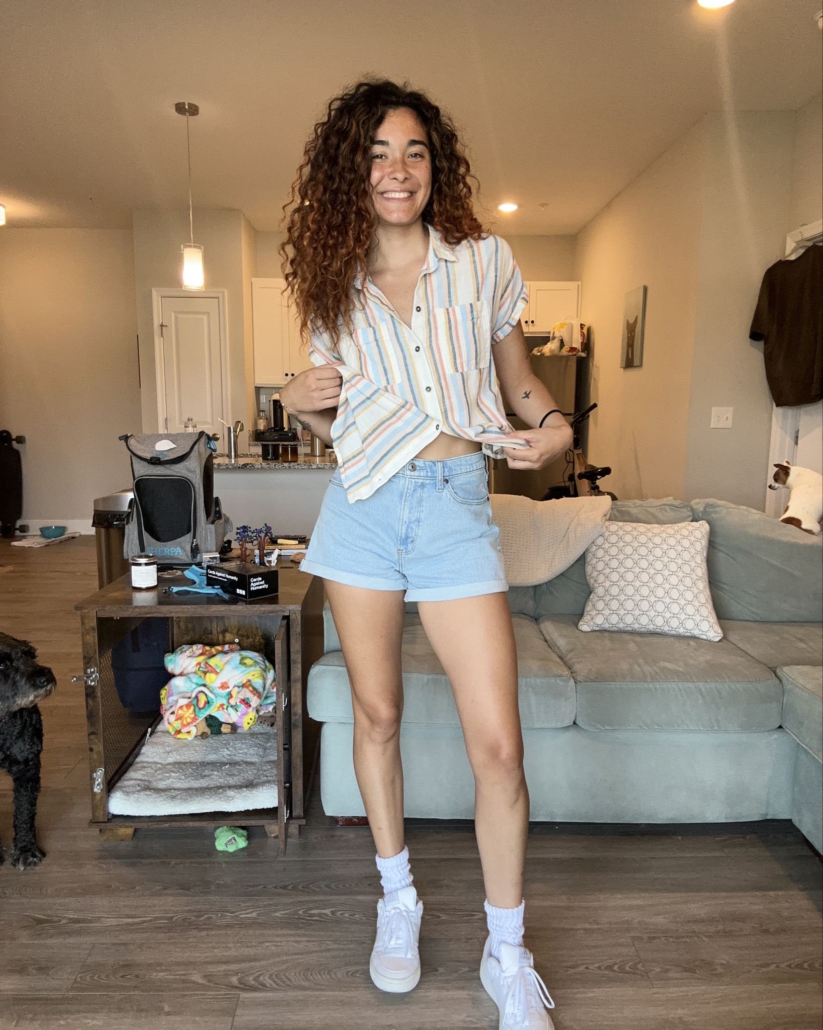 Cute lil fit💗 Found a similar shirt but the pic is a shoe just click it to see the shirt
Height: 5’11


#LTKSeasonal #LTKHome