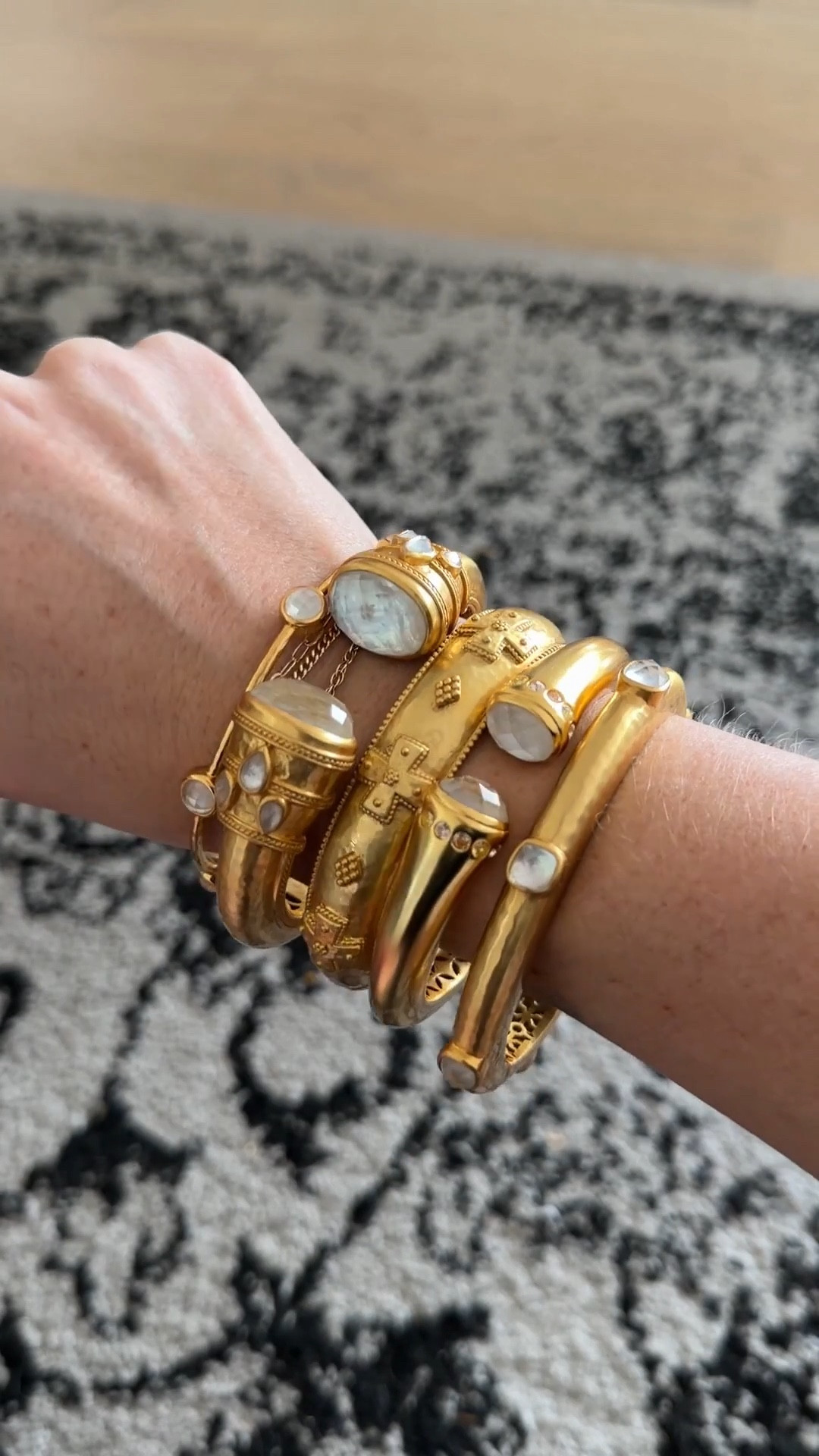 Julie vos unboxing! Absolutely loving all of the new spring jewelry! These would make the best Valentine’s Day gifts!