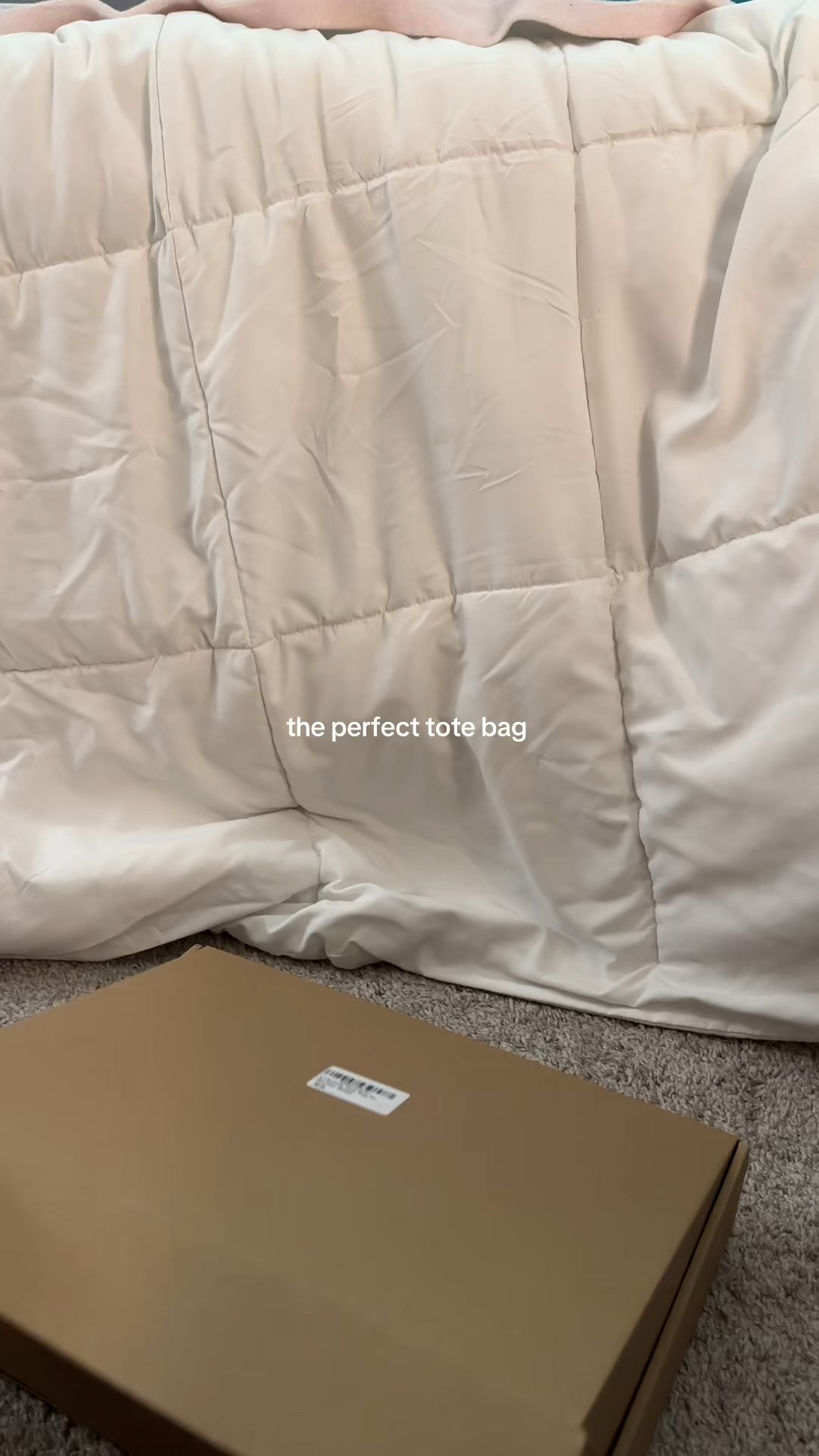 beige tote bag on sale! 

#LTKStyleTip #LTKItBag #LTKFindsUnder50