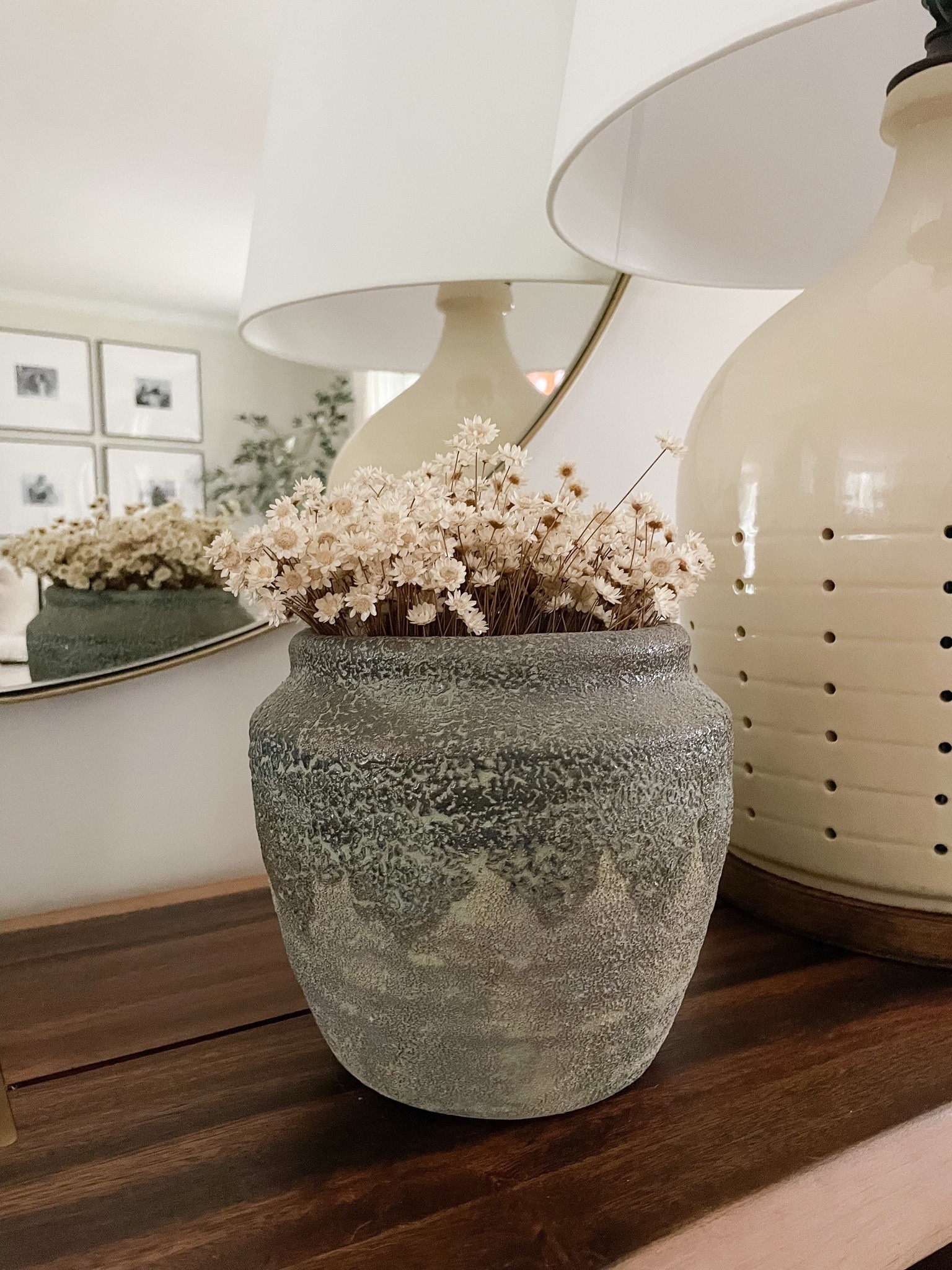 Neutral Winter Entryway Decor

Winter transitional decor  home decor  winter decor  spring decor  neutral home decor  coastal decor  kitchen decor

#LTKHome #LTKFindsUnder50