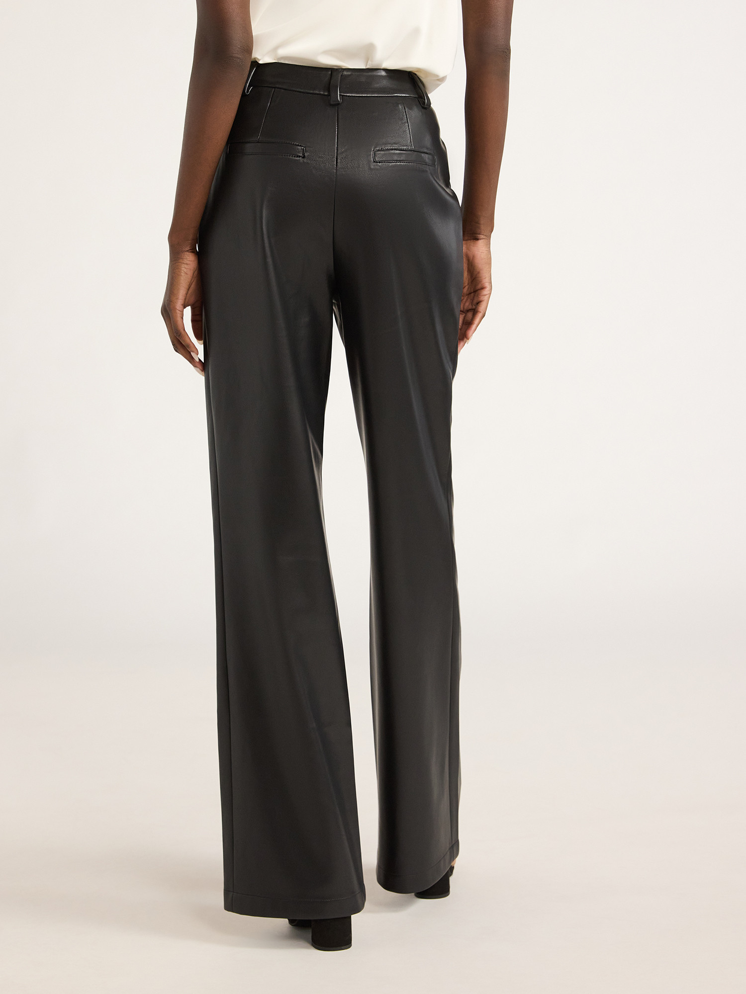 Scoop Women's Ultimate Faux Leather High Waisted Trouser Pants, 32 Inseam, Sizes 0-20 | Walmart (US)