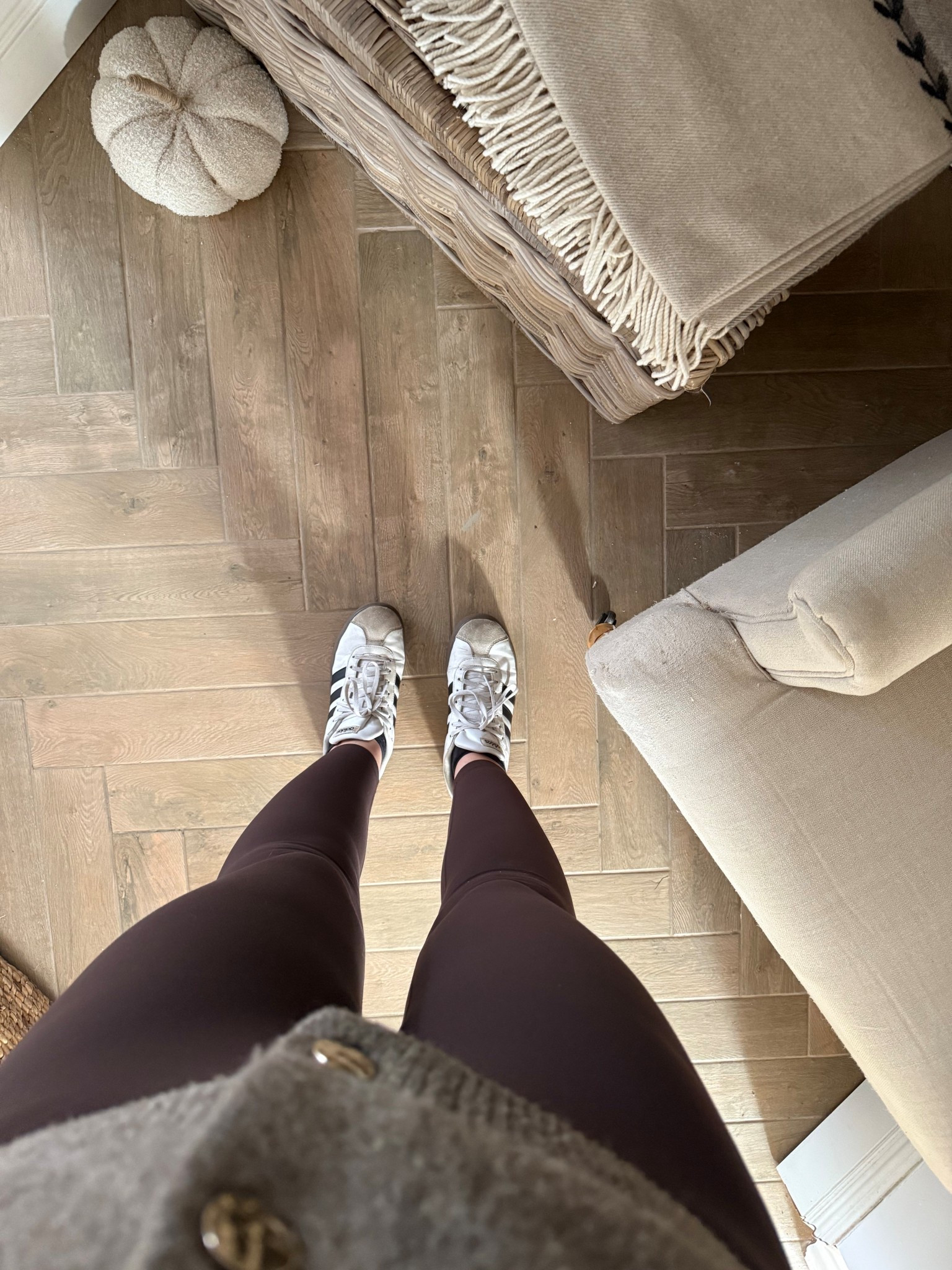 #autumnoutfit #brown #leggings