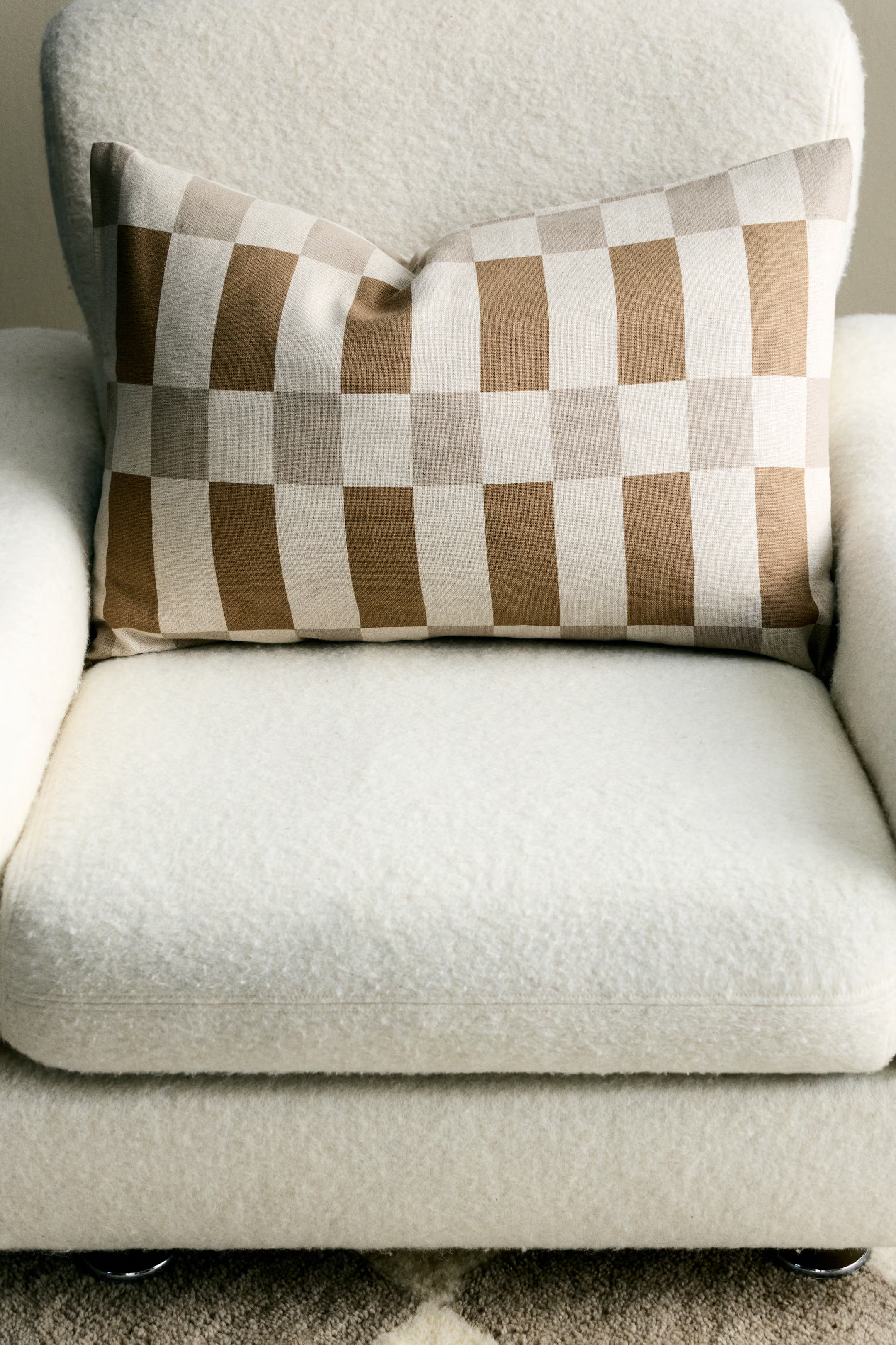 Linen-blend cushion cover | H&M (UK, MY, IN, SG, PH, TW, HK)