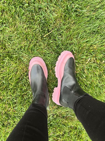 Sunshine in your step!
.
Love these comfortable and warm boots that have a fun pop of pink. 

#LTKfindsunder100 #LTKover40 #LTKCyberWeek