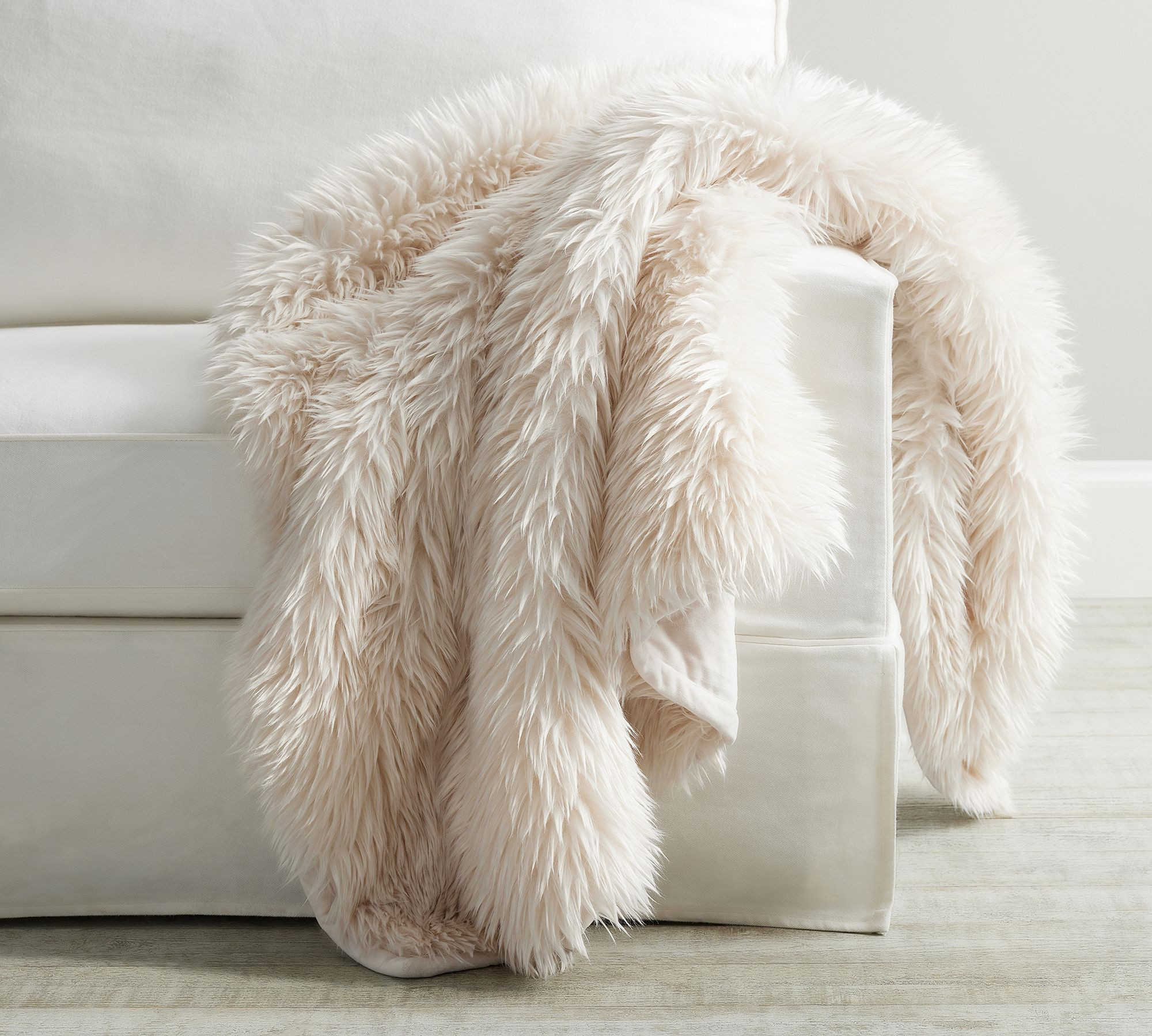 If you’re getting your home fall-ready, this faux fur throw is such a good little upgrade 🍁 It adds that soft, layered look that makes a sofa or bed feel extra cozy for cooler nights. Definitely a fall home must-have for me.

#PotteryBarn #FallHomeDecor #FauxFurBlanket #FallMustHaves #CozyHomeDecor #FallLivingRoom #FallBedroom #CozyBlanket #HomeDecorIdeas #AutumnDecor #HomeRefresh #NeutralLivingRoom #CozySeason 

 #LTKSeasonal #LTKHome #LTKSaleAlert