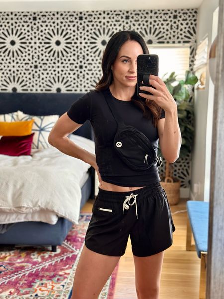 If you’re ready for summer, you NEED these @vuoriclothing Clementine Shorts and Pose Fitted Tee. Both are now staples in my summer wardrobe! #ad
