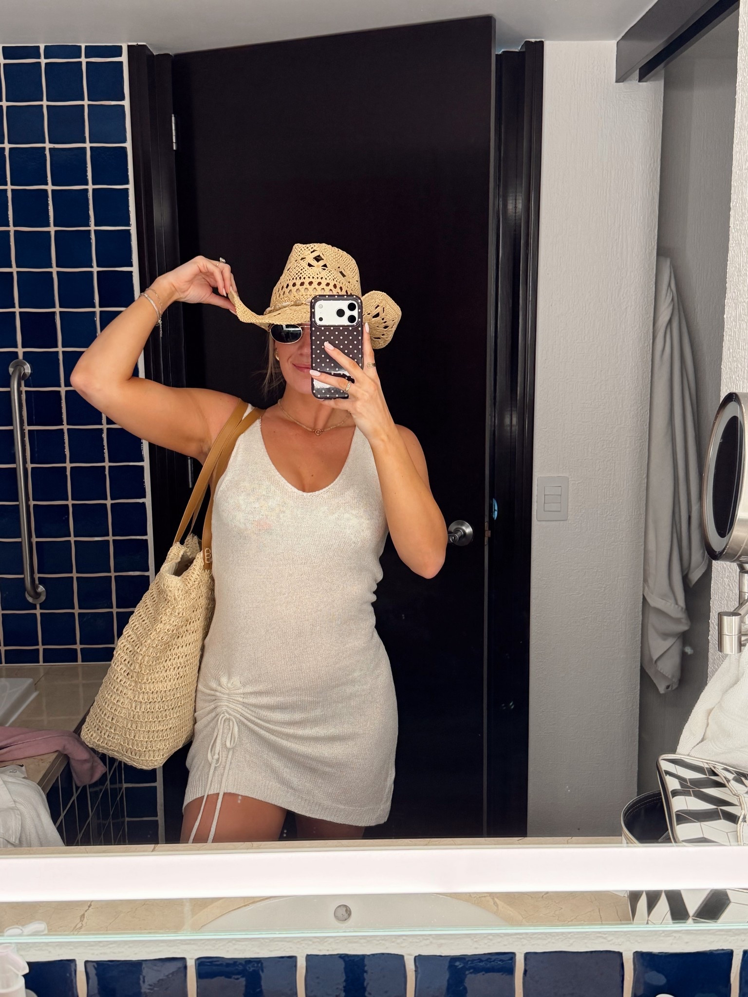 Beach outfit #resortwear #ootd #swimsuitcoverup #chicbeachwear #beachhat #mexico #vacationn

#LTKootd