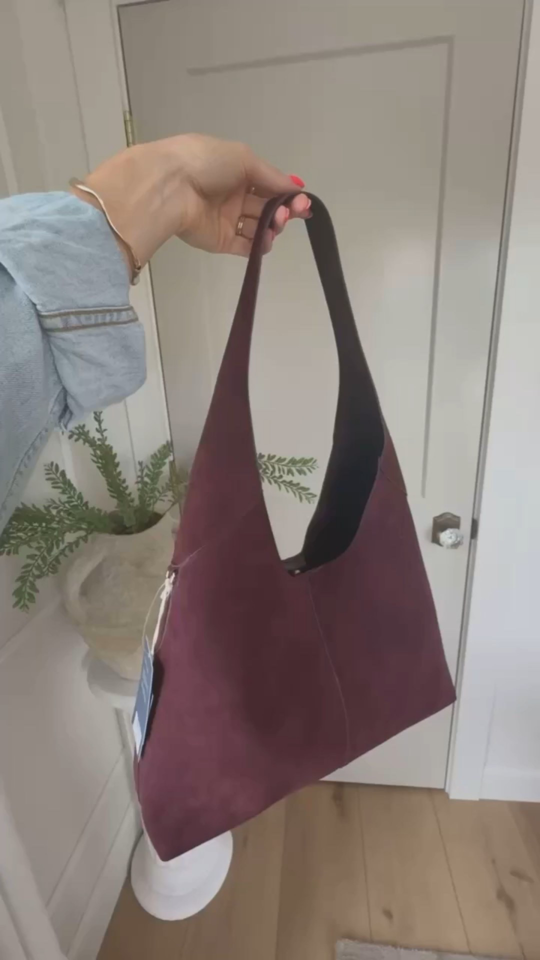 a GREAT  go-to bag that pulls every fall outfit together without even trying 🤩🍂

Linking TONS of new accessories from Target!! SO many cute purses just like this one!

purse 
hand bag 
fall accessories
target finds 

 

#LTKSeasonal #LTKFindsUnder50 #LTKStyleTip