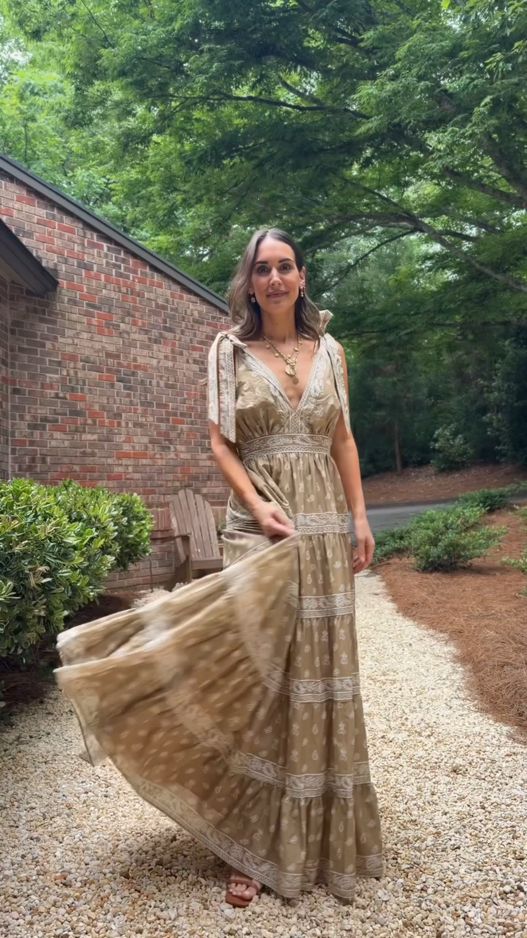 Love this dress so much - got so many compliments! 

Wearing a small -