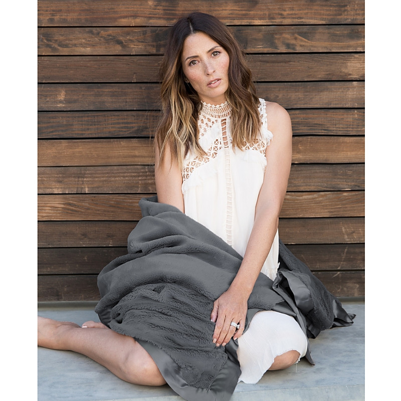 Little Giraffe Luxe Throw | Bloomingdale's (US)