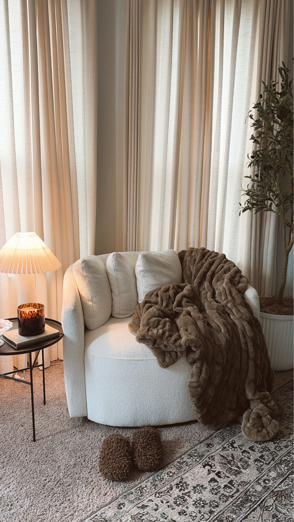 The coziest work space and loving my new Lola blanket! This is mink in size L

#LTKHome