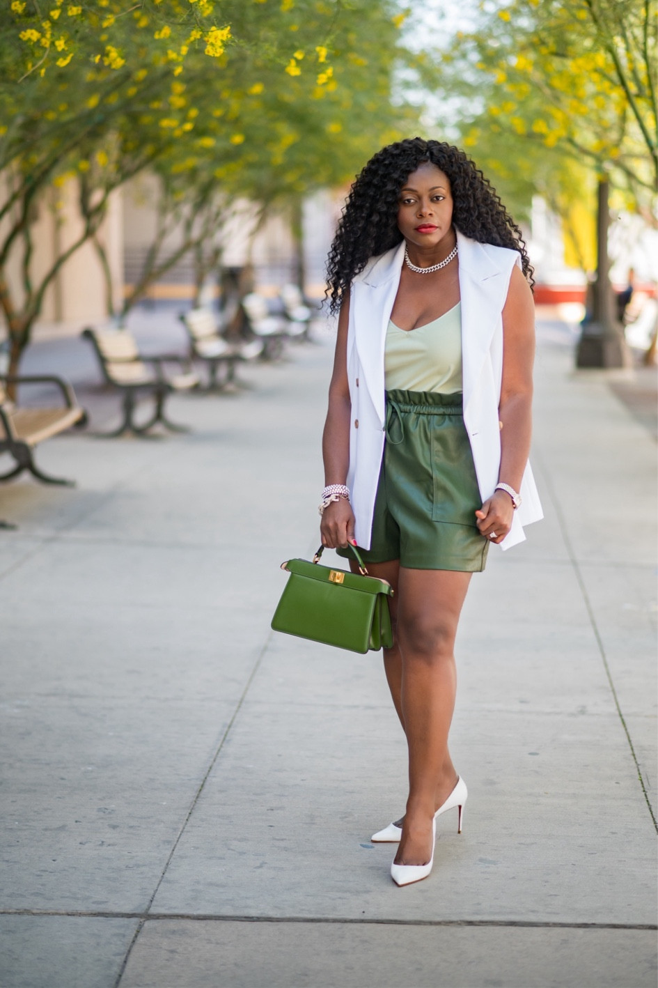 How I styled this vest! By the way this bag will be in an upcoming YT video of some new in closet luxury pieces so watch for it.   

Link in bio as well as outfit details link.
