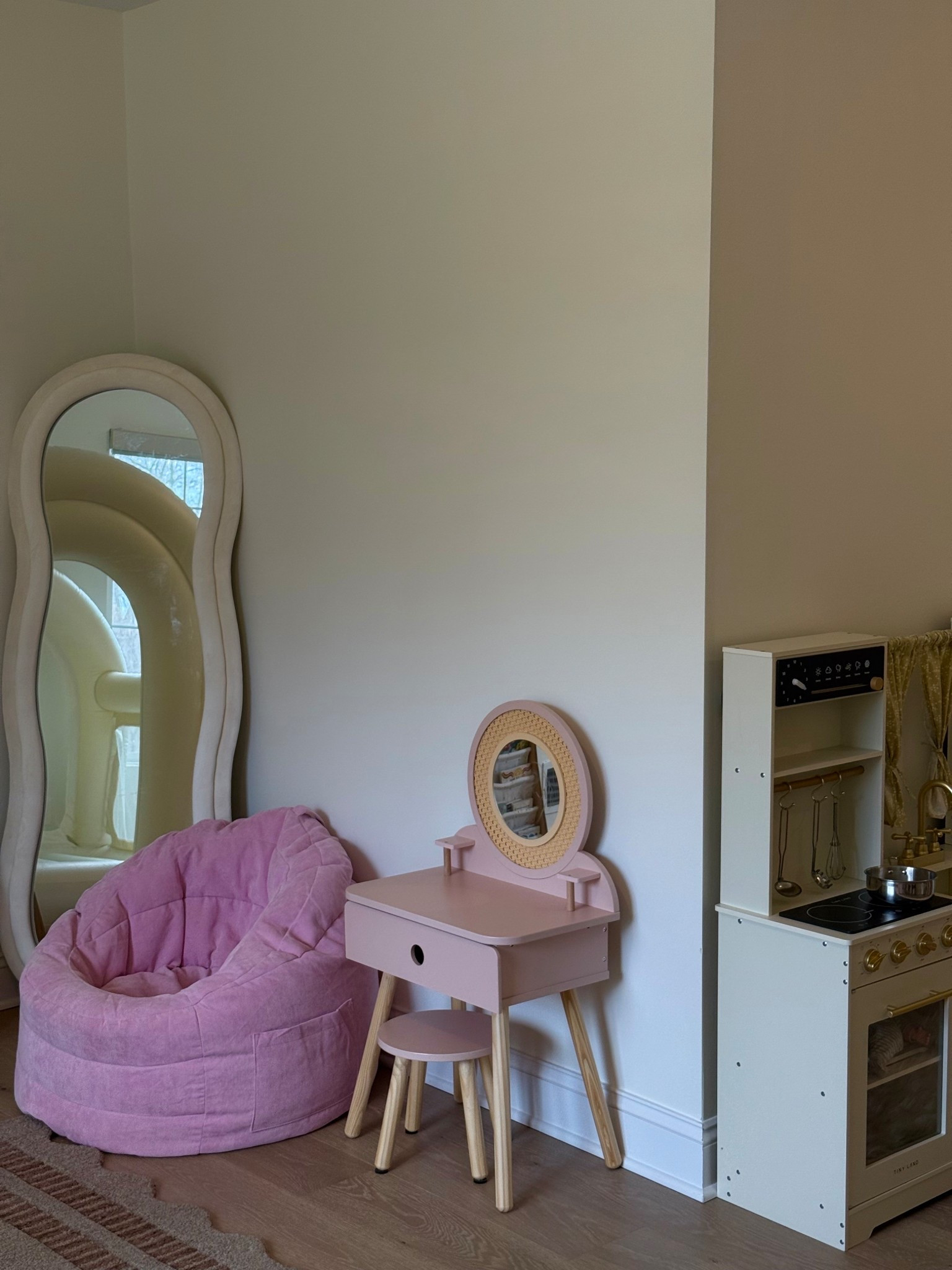 Playroom corner 🫶🏼


Playroom inspo, toddler essentials, toddler toys, play kitchen, kids vanity, toddler gifts


#LTKHome #LTKKids #LTKmomlife