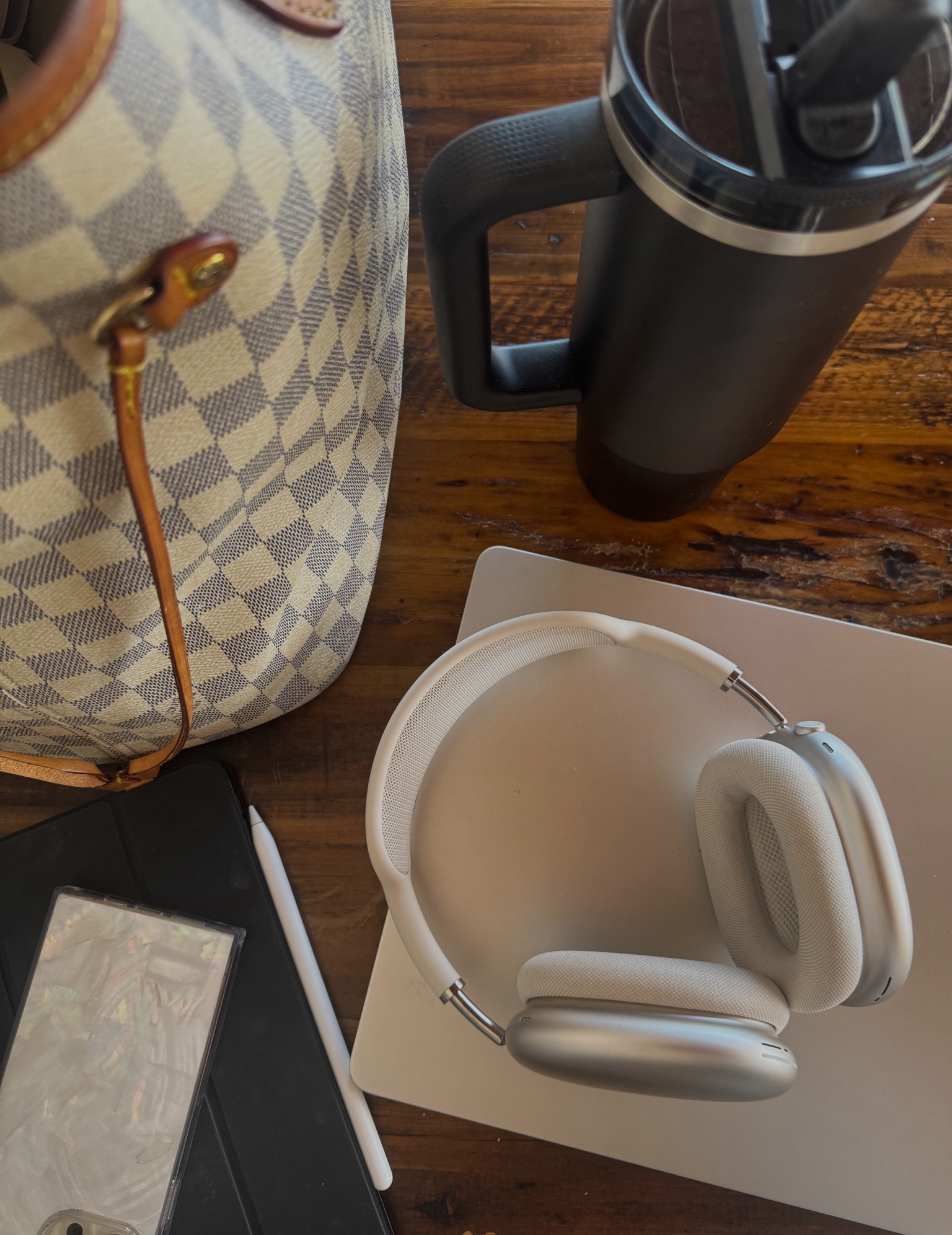 i need everything in this starlight color @apple 🤍

#LTKGiftGuide #LTKTravel #LTKFitness