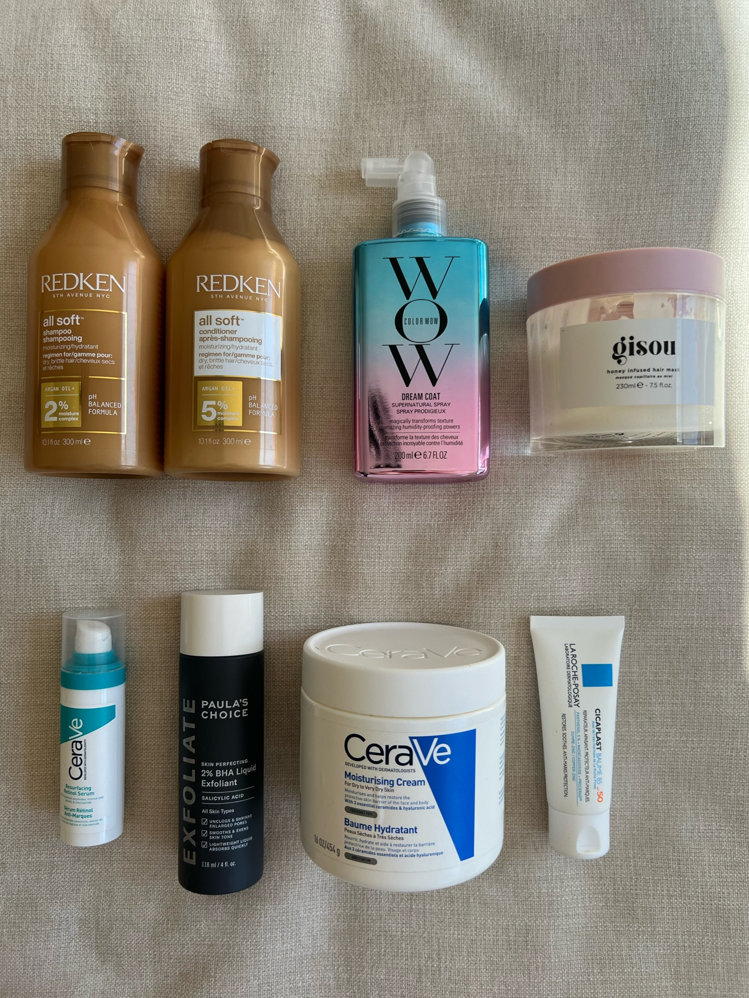 Hair & Skin Routine 💘
Hair:
Redken shampoo & conditioner, color wow dreamcoat before air wrap. Gisou Hair mask every other wash.

Skin:
Night 1: Cerave retinol 
Night 2: Paula’s choice 
Night 3: Cerave moisturiser
Every morning: La Roche Posay B5