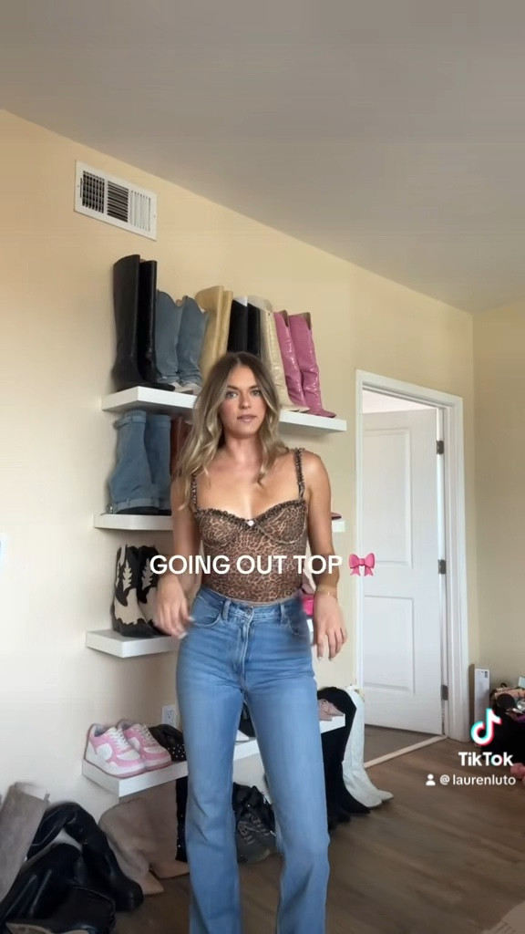 my favorite jeans! I’m wearing a 26L 👖

#LTKSaleAlert #LTKVideo #LTKFindsUnder100