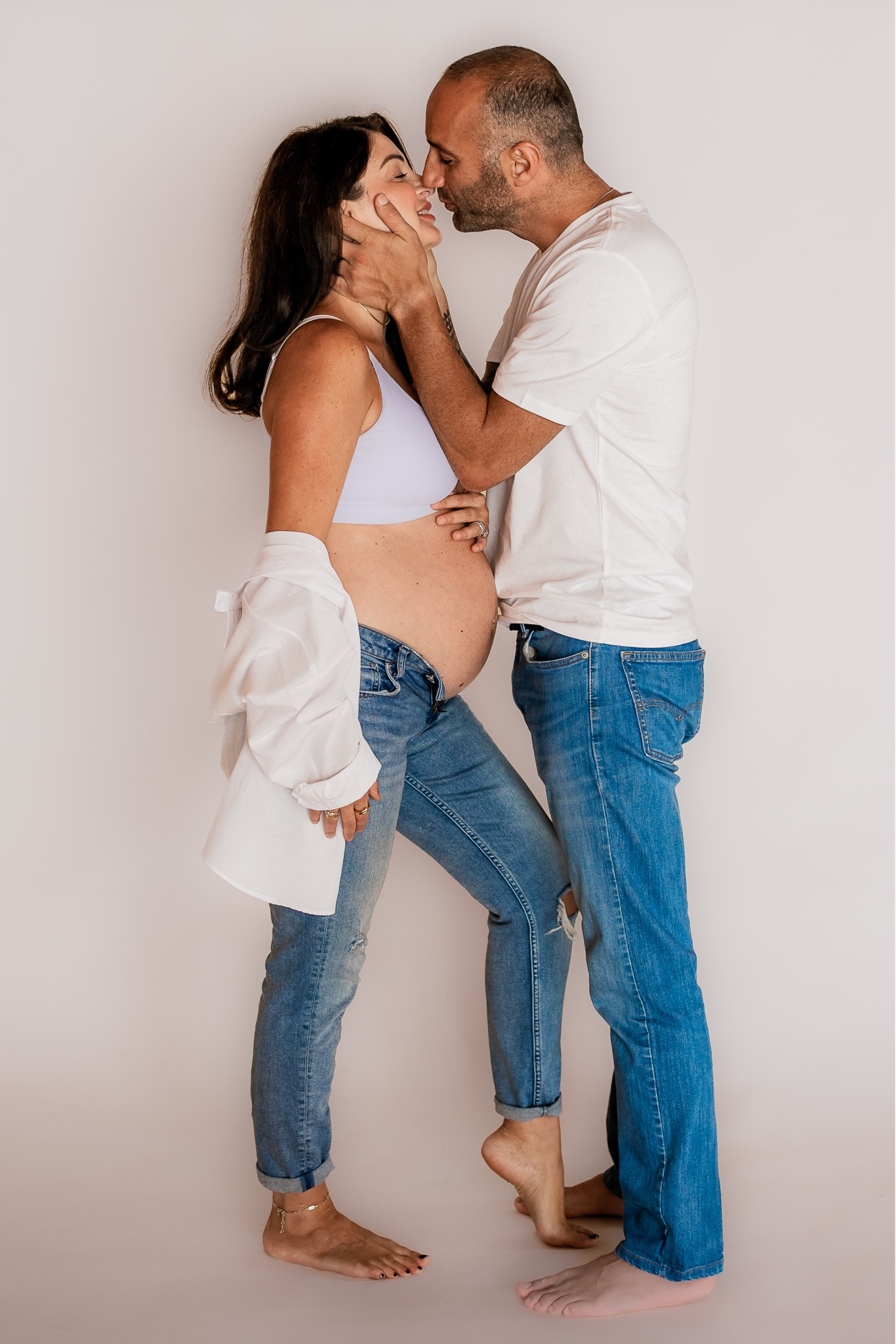 Maternity photoshoot outfit idea 
Maternity, baby bump, family, fall, jeans, family photos, sports bra, 

#LTKbump #LTKSeasonal #LTKfamily