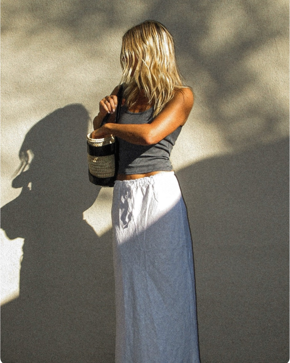 summer should be simple

#summerstyle #simplestyle #minimalstyle

Note: my skirt is not available so linked close options 🤌

#LTKootd