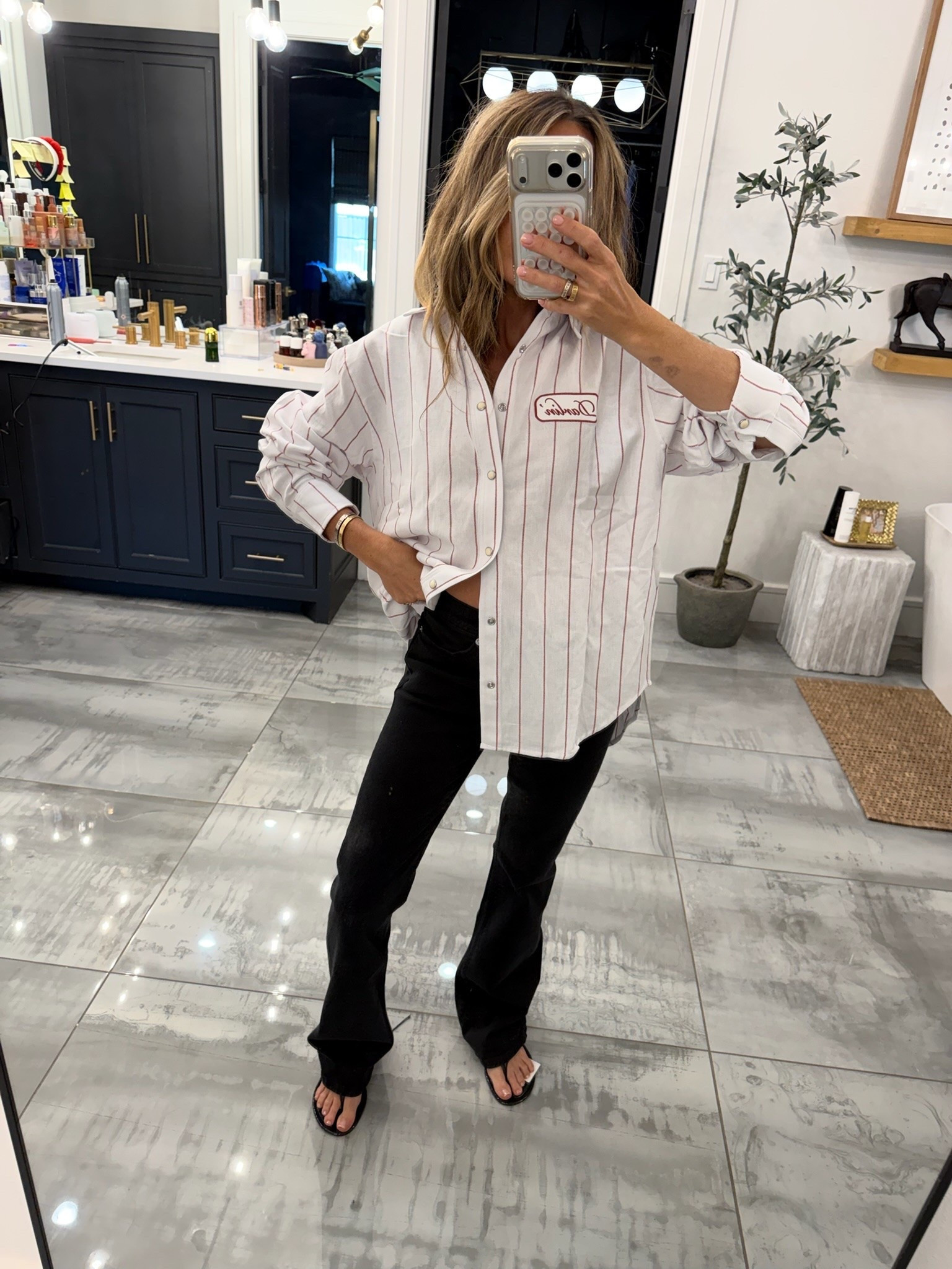 These jeans are so flattering!

Women’s denim, women’s jeans, black jeans, black denim, petite denim

#LTKootd #LTKPetite