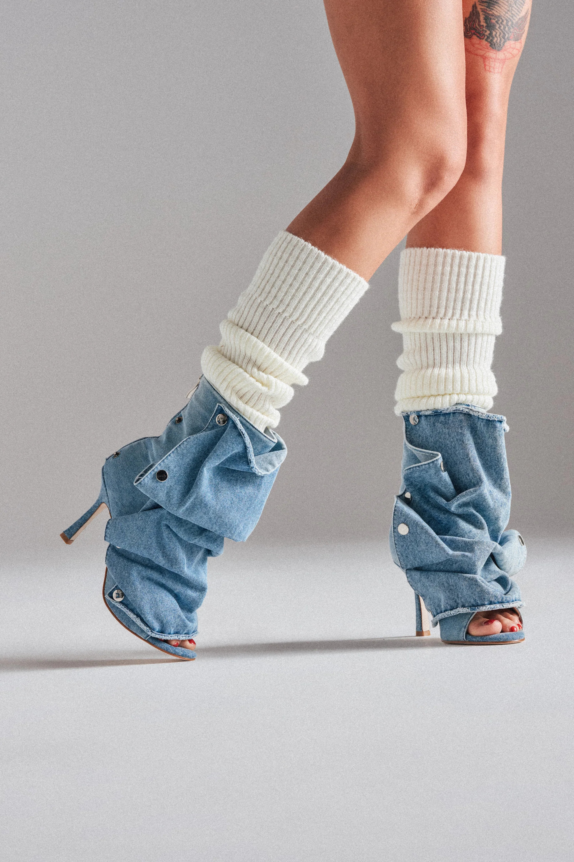 AZALEA WANG BIRD SONG DENIM OPEN TOE SNAP BOOTIE | AKIRA