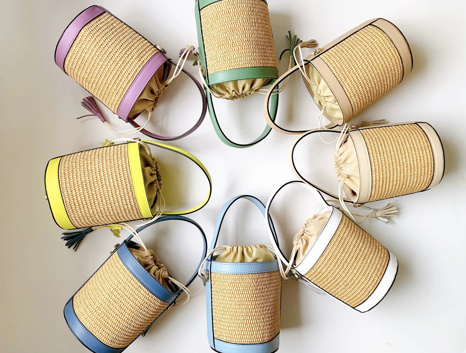 RAFFIA BUCKET BAG | Colores Collective