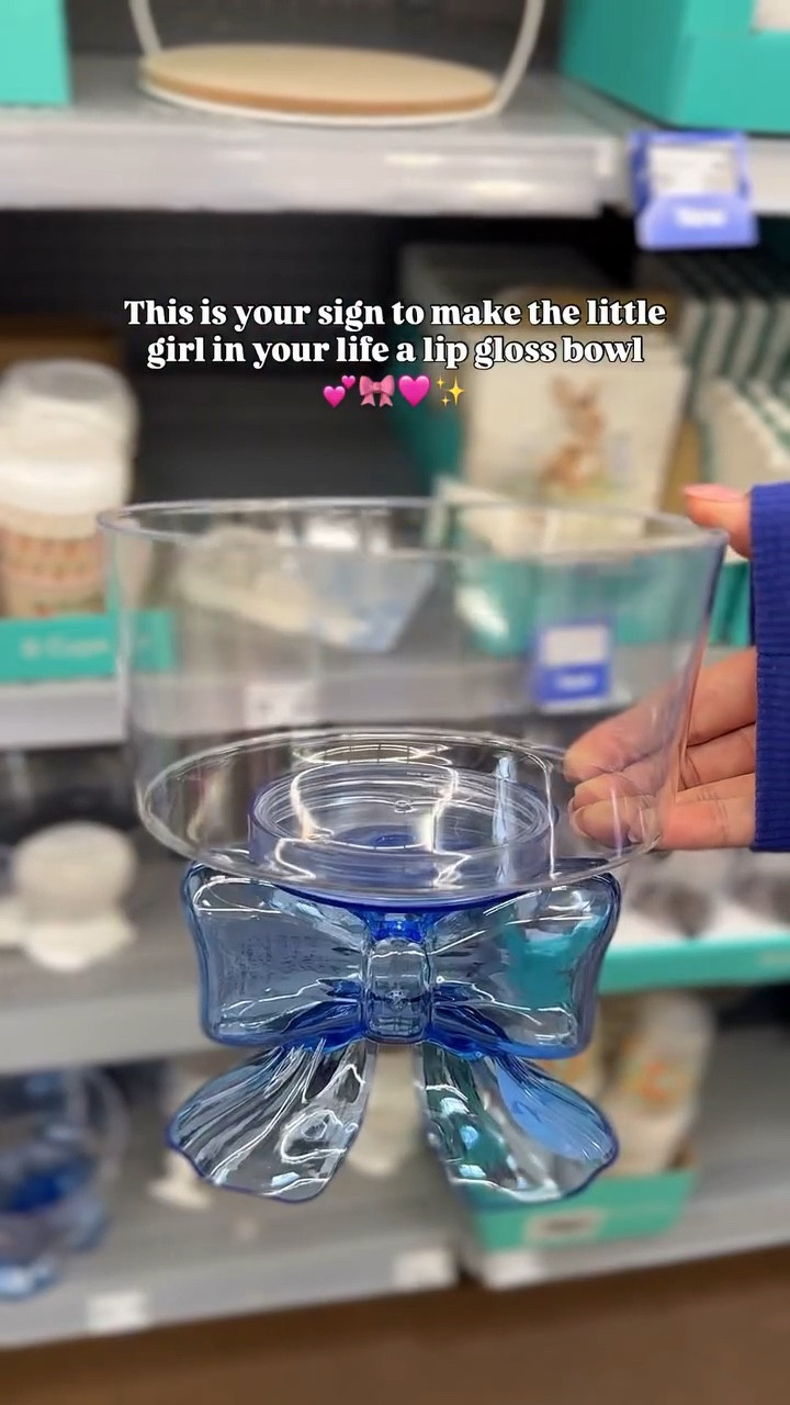  My daughter loved my lip gloss bowl so I surprised her with one of her own! 🙂‍↕️ after all, we’re just girls with a love for glosses ☺️! Turned out so cute! 💕✨ 

Must be following to receive links, if not IG hides dms! ✨
#lipglosscollection #lipglossaddiction #kidsbeauty

#LTKHome #LTKKids #LTKmomlife