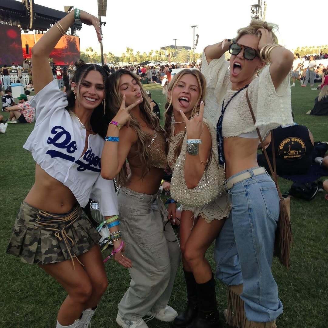 the coachella squad 

#LTKStyleTip #LTKFestival