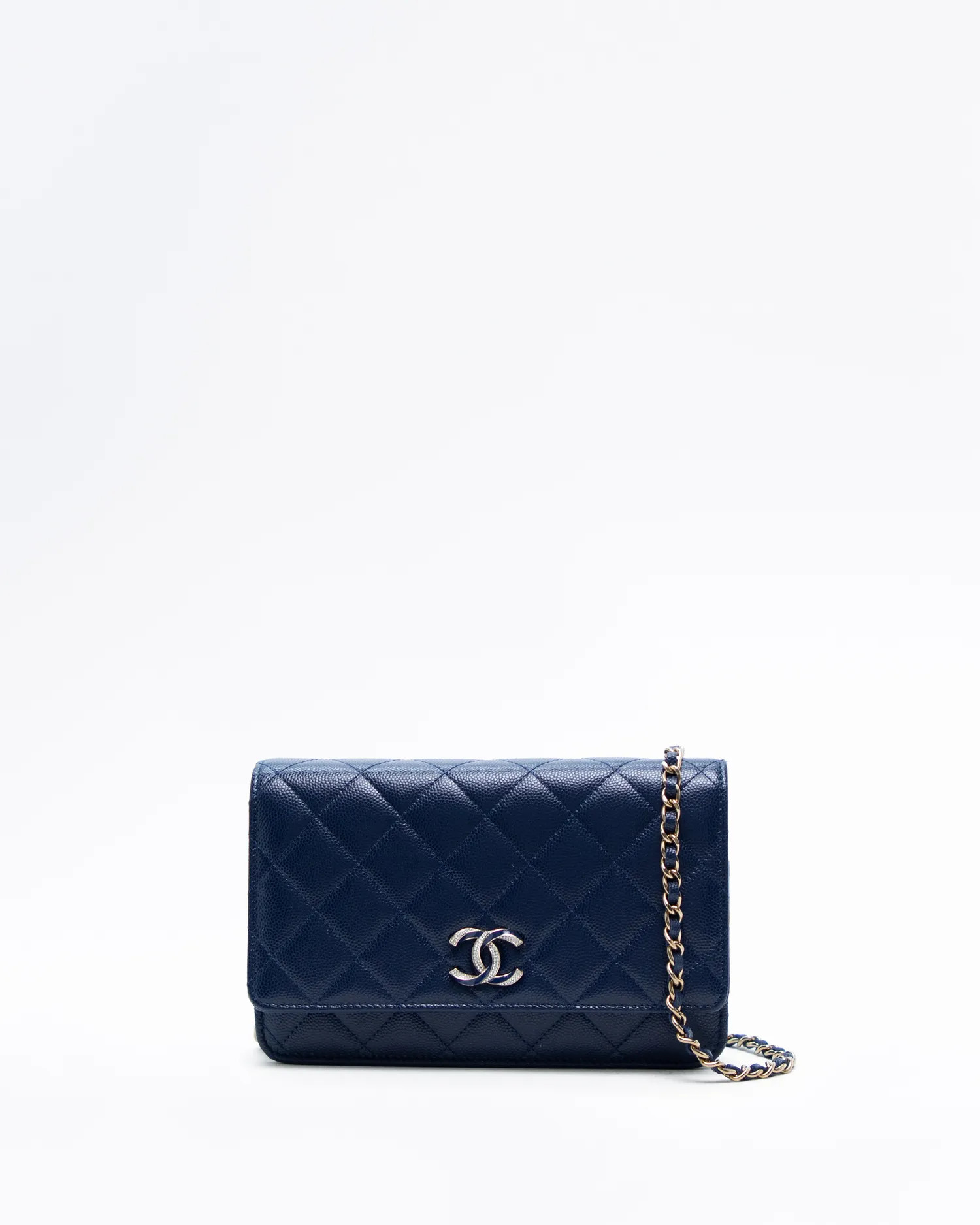 HomeHow It WorksClub PerksApply nowMerch Shop | Vivrelle