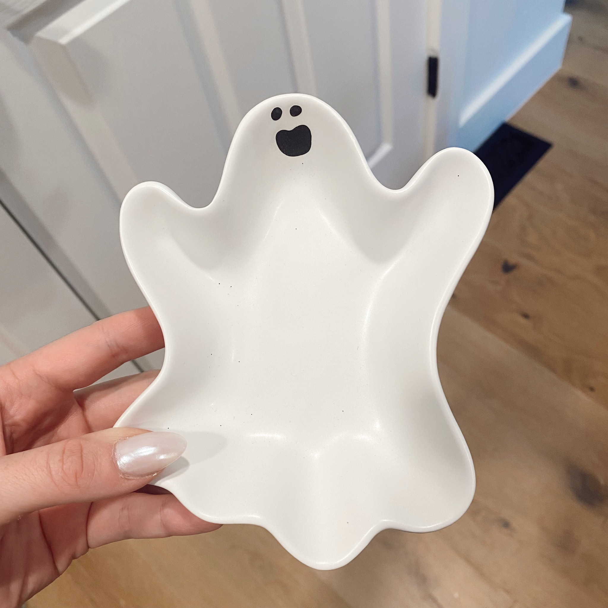 The cutest little ghost bowl is currently on sale for under five dollars it’s perfect for a candy dish or adding a bowl to a treat board! #halloween #ghost #mom #sale #under5 #homedecor

#LTKSeasonal #LTKhome #LTKHalloween