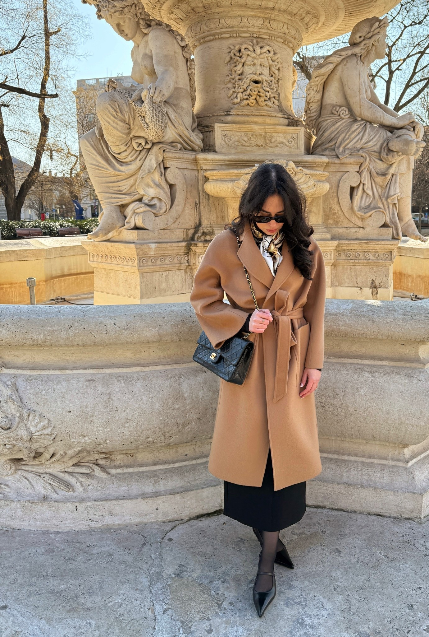Coat: The Curated
Skirt: Babaton
Tights: H&M
Heels: Toteme
Bag: Chanel
Sunglasses: RayBan
Scarf: Burberry

#LTKpetite #LTKtravel