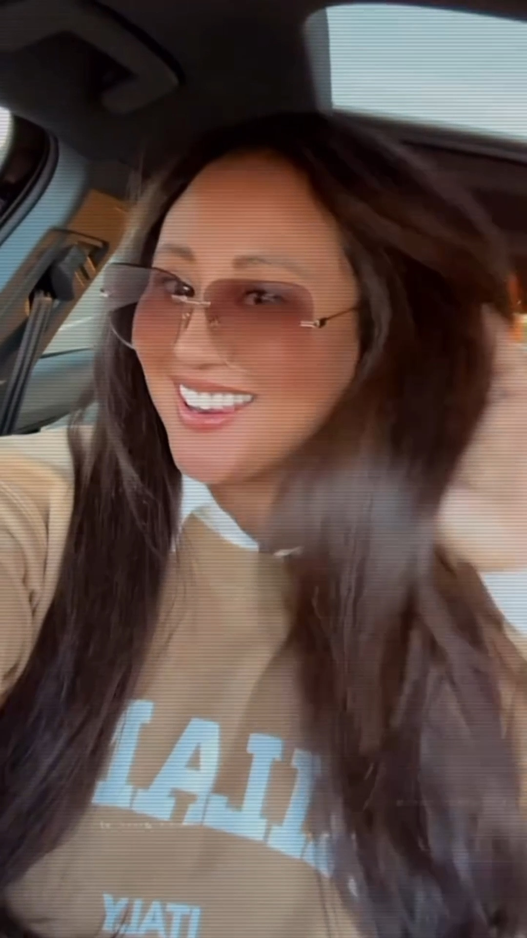 💥Sometimes subtle changes make all the difference 🖤➡️🍫

I’ve ruined my hair especially when I went blonde.  They fried it and it didn’t look healthy. So it’s been hard for me to consider a change after having my hair healthy for this long…. I finally found something that was going to give me that change without ruining my hair. Can’t wait to add more brown over time while working on a hair routine that will counteract and keep my hair healthy. For now I will enjoy this brown color with hints of that milky tea we all love and neutral undertones. Happy Thursday loves!! 

#hairtransformation #chocobrunette #chocolatebrunette #milkytea #brownbalayage #blacktobrownhair #brownhair #brunette

#LTKParties #LTKWatchNow #LTKTravel