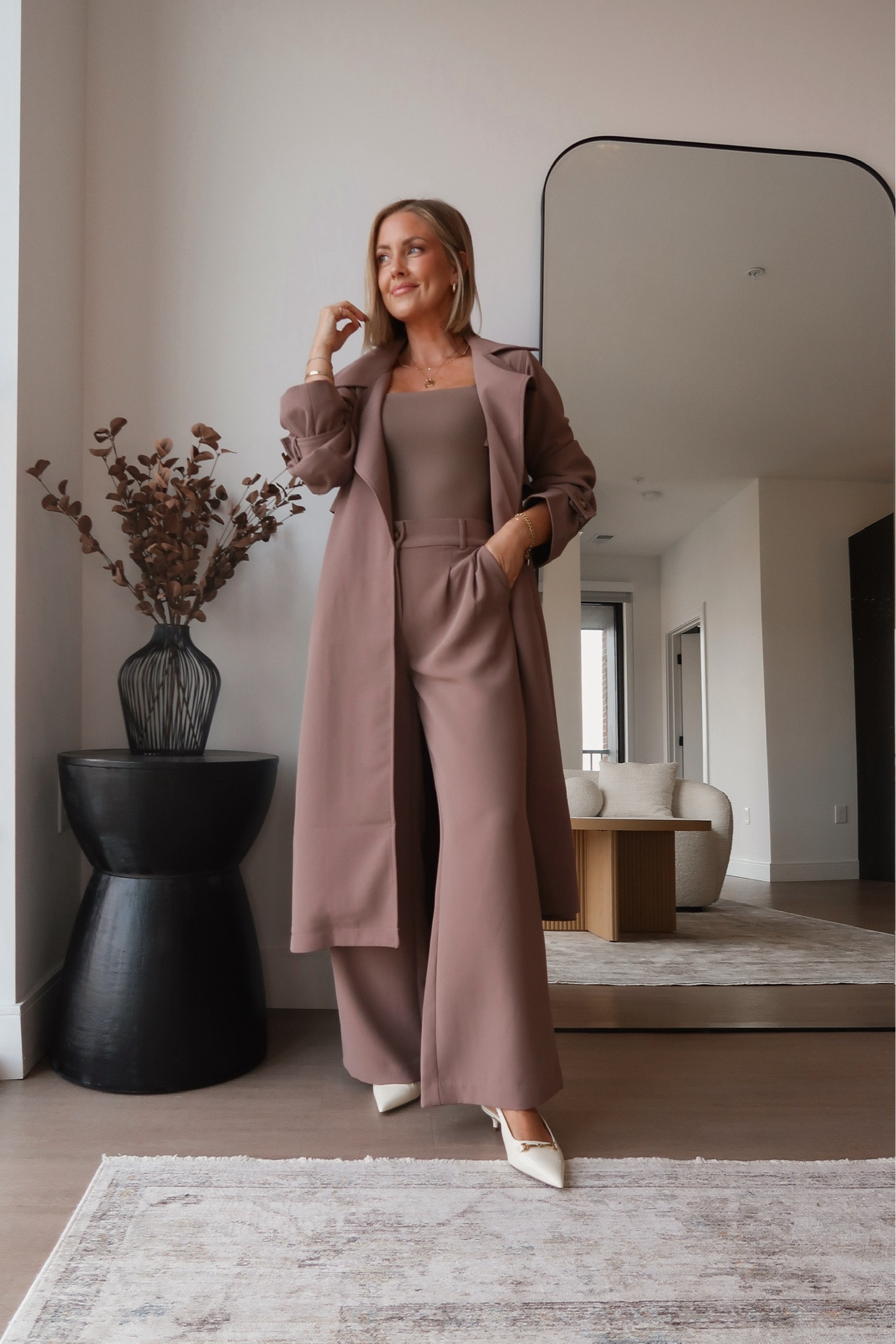 Fall Workwear Outfit

I have the XS Bodysuit and XS Petite pants!! This monochromatic pairing is the MOMENT! 



#LTKSaleAlert #LTKStyleTip #LTKFindsUnder100