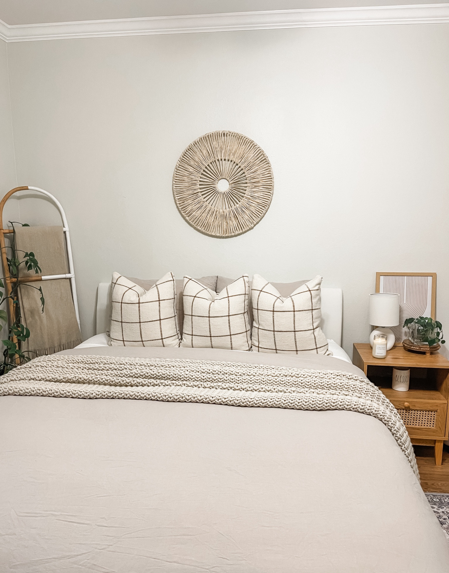 Minimal neutral bedroom

#LTKhome